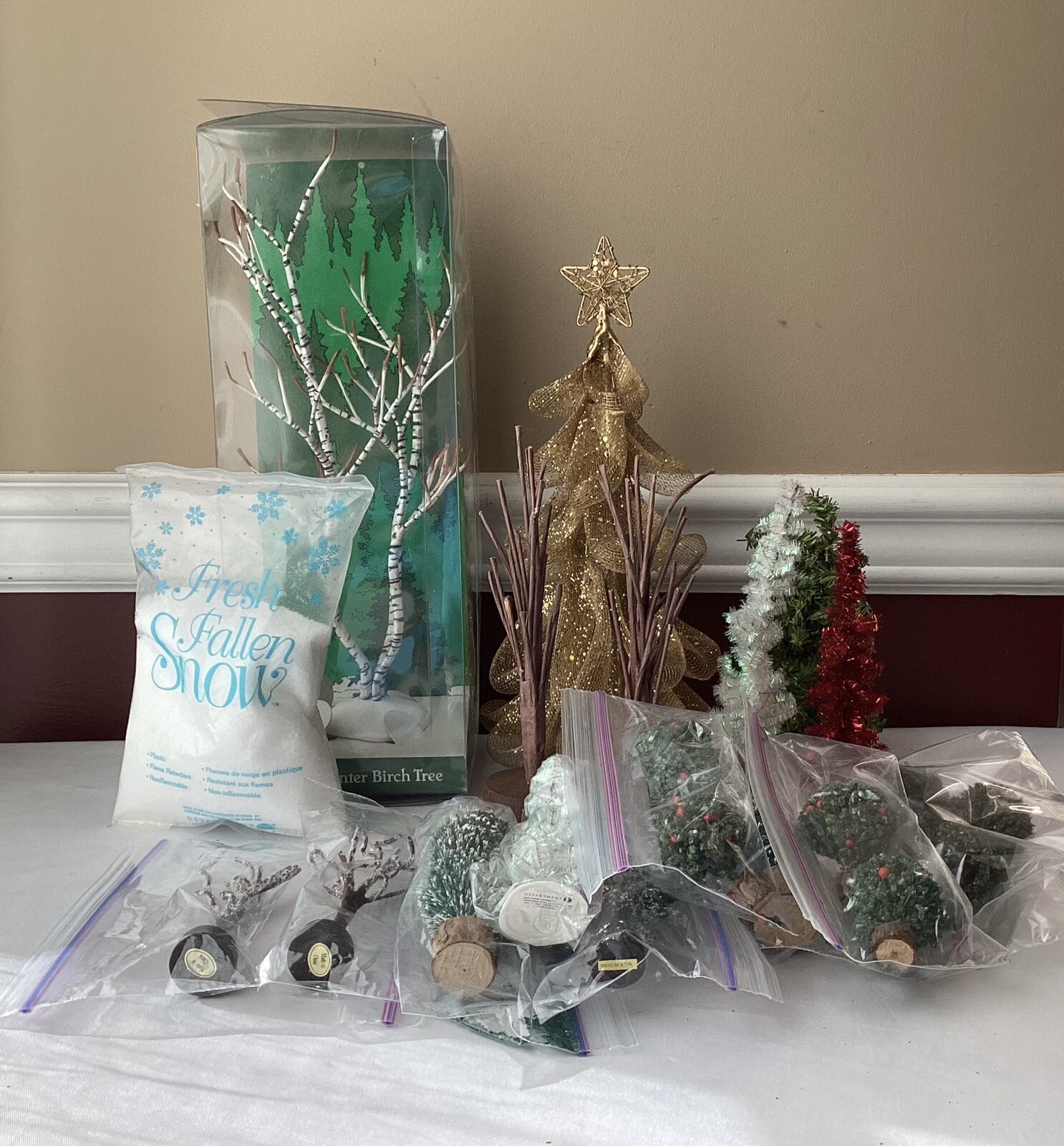 VTG 22-piece Lot Of Vintage Christmas Village Trees, Bushes & Fresh Fallen Snow