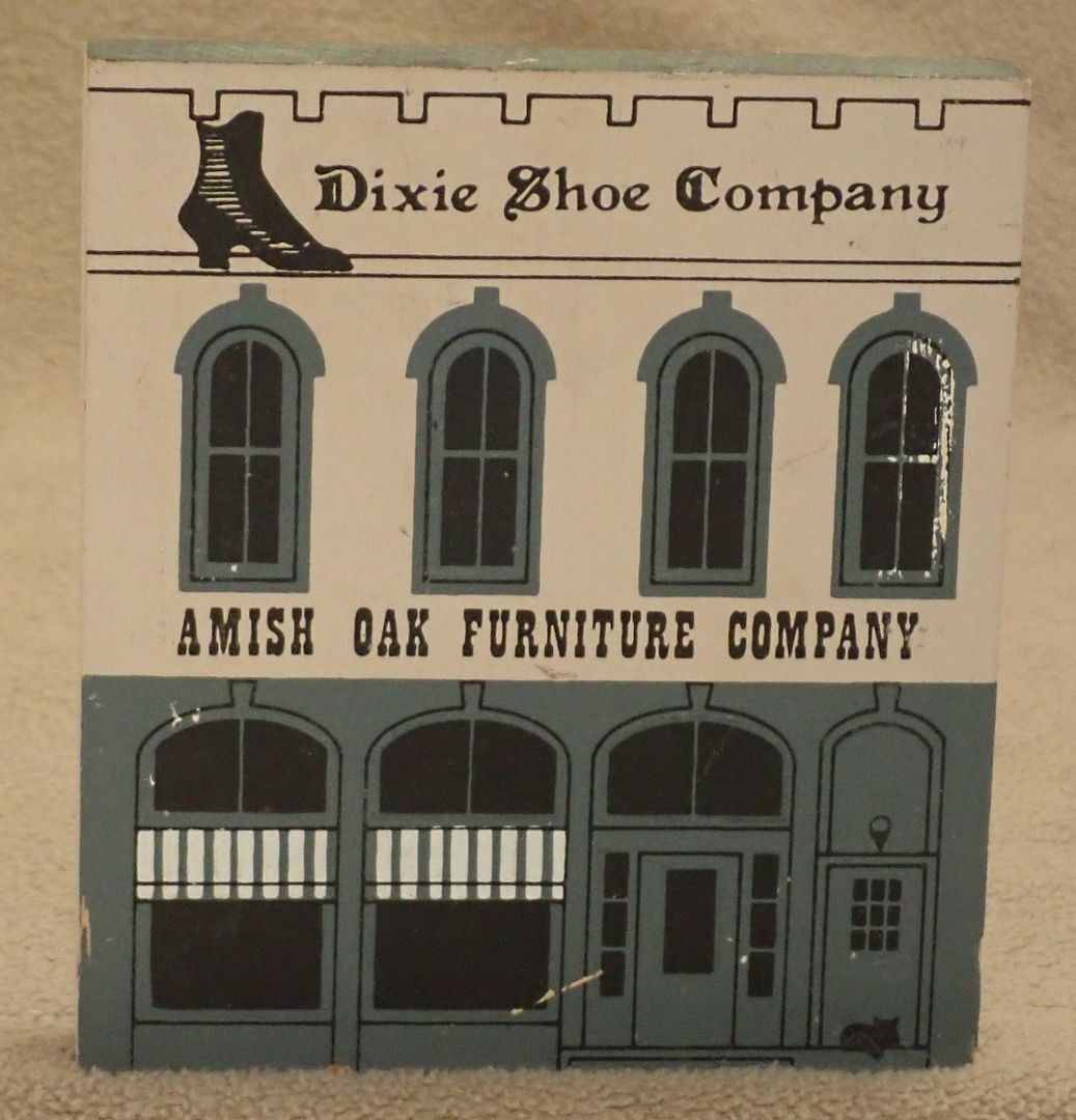 Cat’s Meow Series V Dixie Shoe Co. Amish Oak Furniture Co. Shelf Sitter
