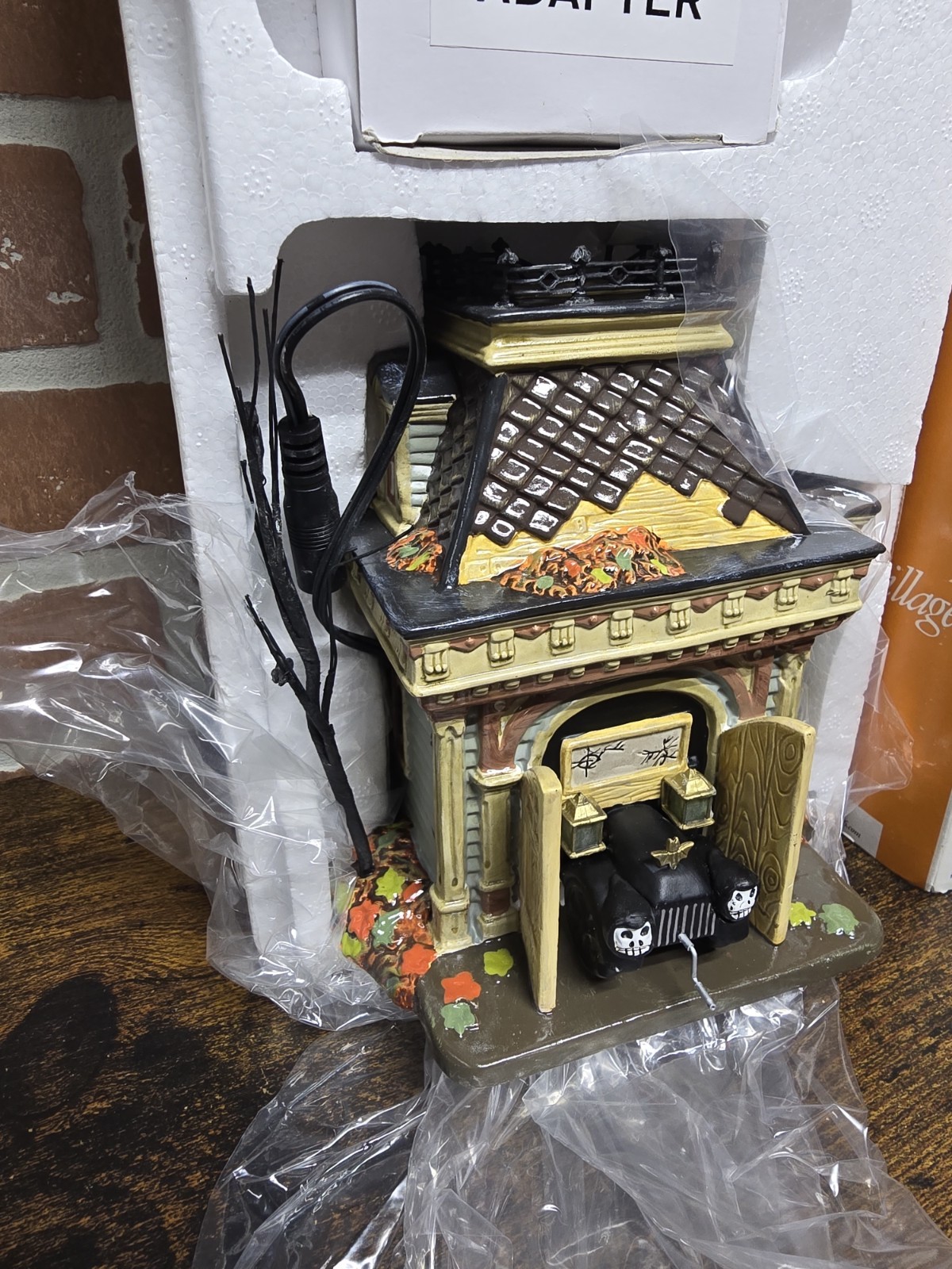Vintage 2005 Dept 56 Halloween Village Grimsly’s Garage New Unused Retired Works