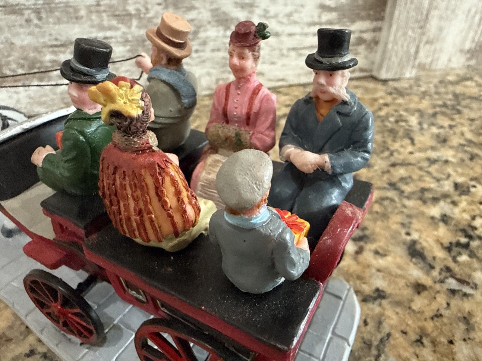 Coventry Cove By Lemax – CARRIAGE RIDE 3841 – Table Accent – 2010