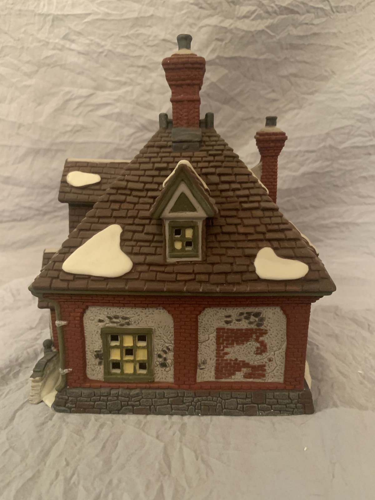 Dept 56 – Dickens’ Village – WM. WHEAT CAKES & PUDDINGS w/light & box (5808-4)