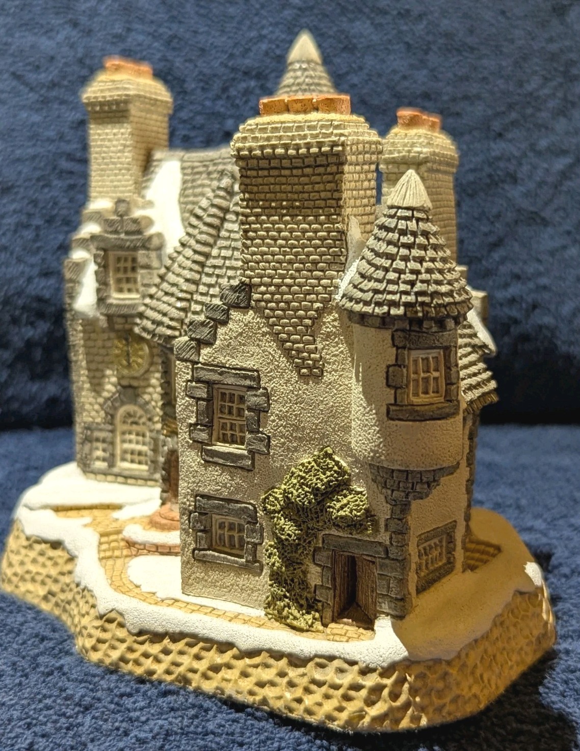 DAVID WINTER 1988 vintage village Cottage A Christmas In Scotland & Hogmanay