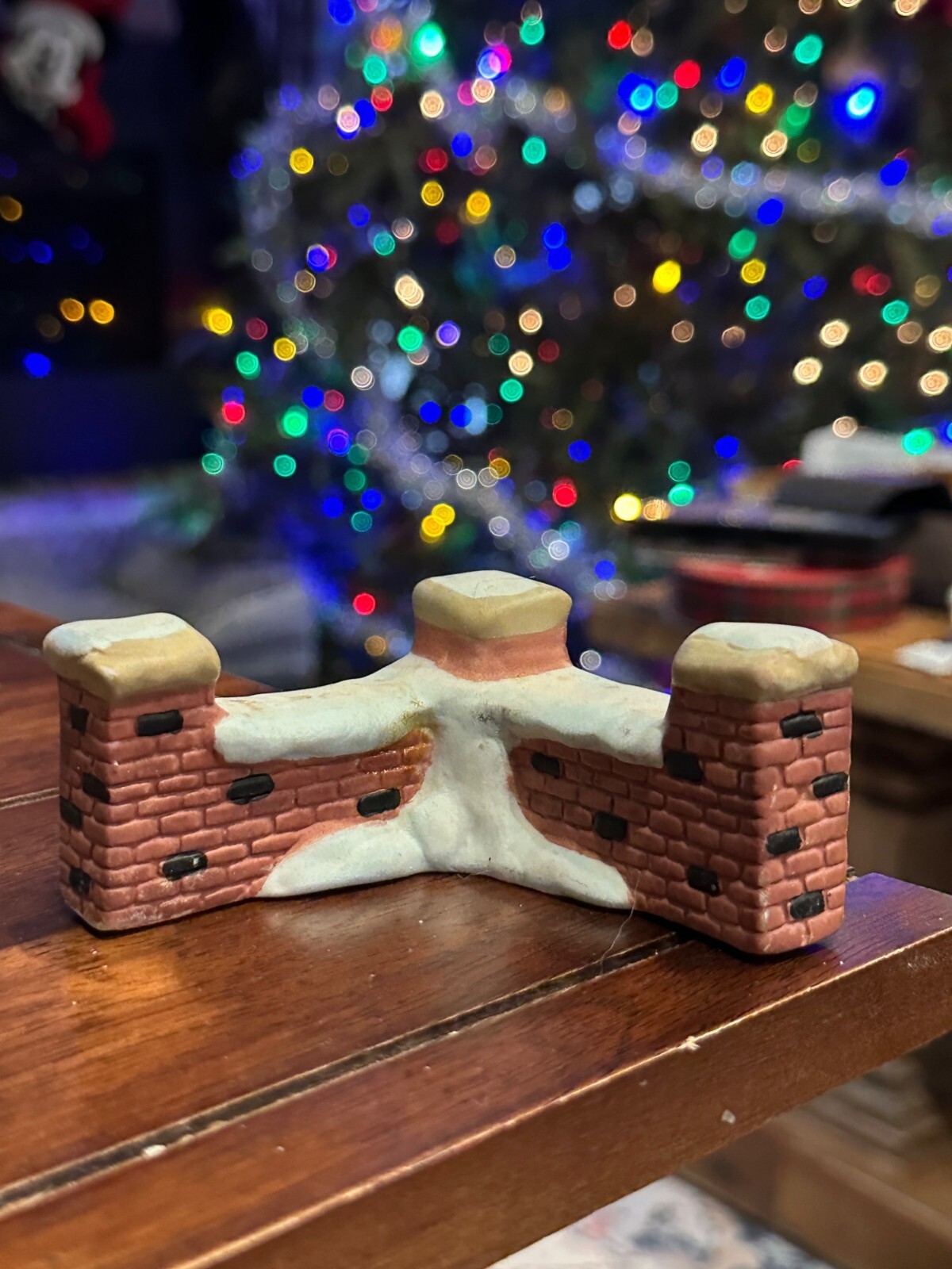 Vintage 1992 V.O.N.A. Ceramic Brick Wall Christmas Village Accessory Decoration