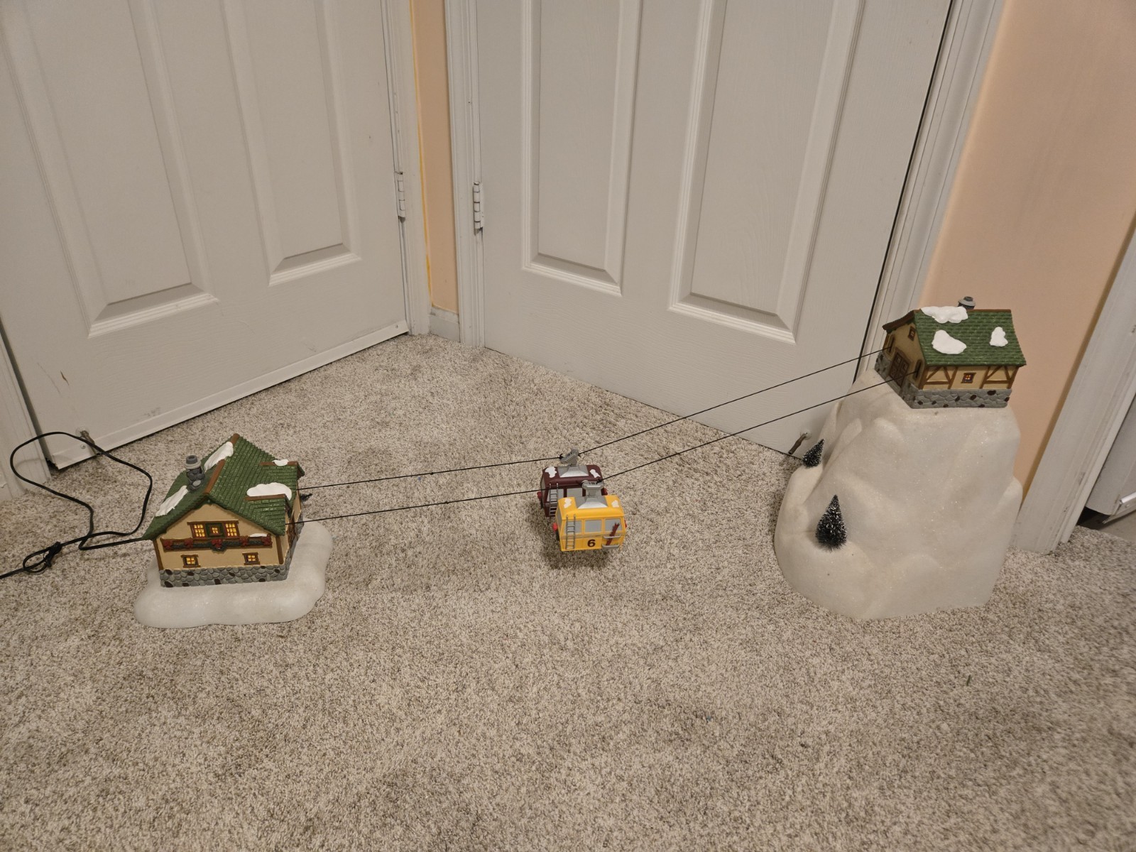 Department 56 Ski Mountain Village Working Gondola, SEE VIDEO & read description