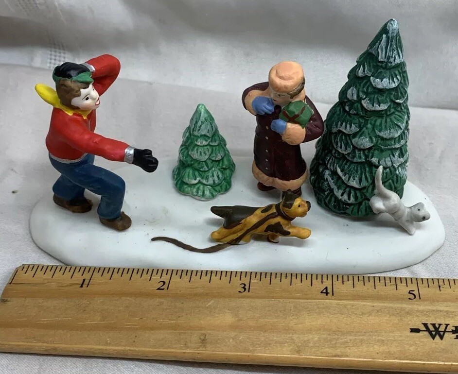 1998 Lemax Vintage Porcelain Figurine ROVER’S LOOSE Christmas Village #83259