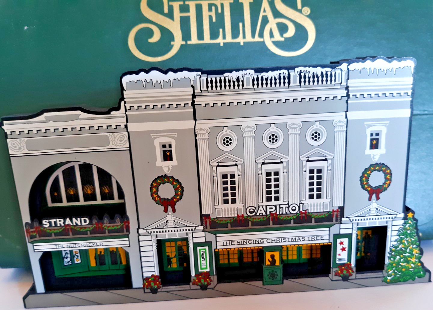 Shelia’s Heartsville wood shelf sitter Theater York PA 2000 never displayed