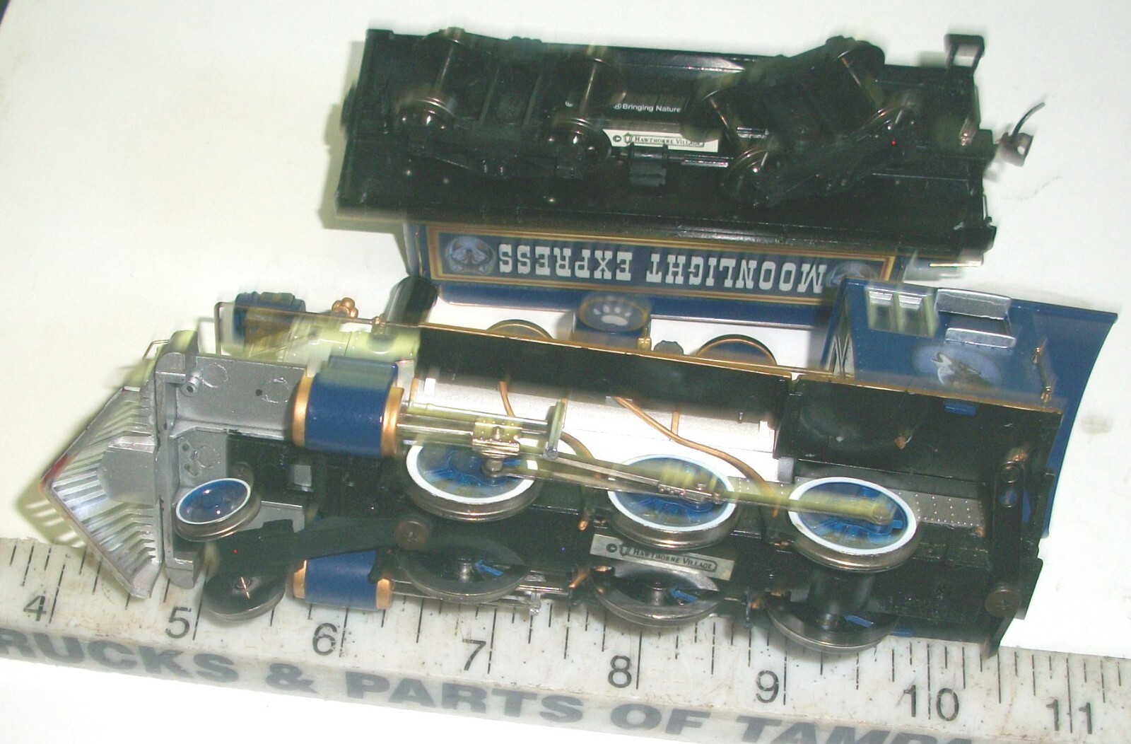 HAWTHORNE VILLAGE BRADFORD EXCHANGE WOLF SILVER MOON BACHMANN HO/ON30 TRAIN SET