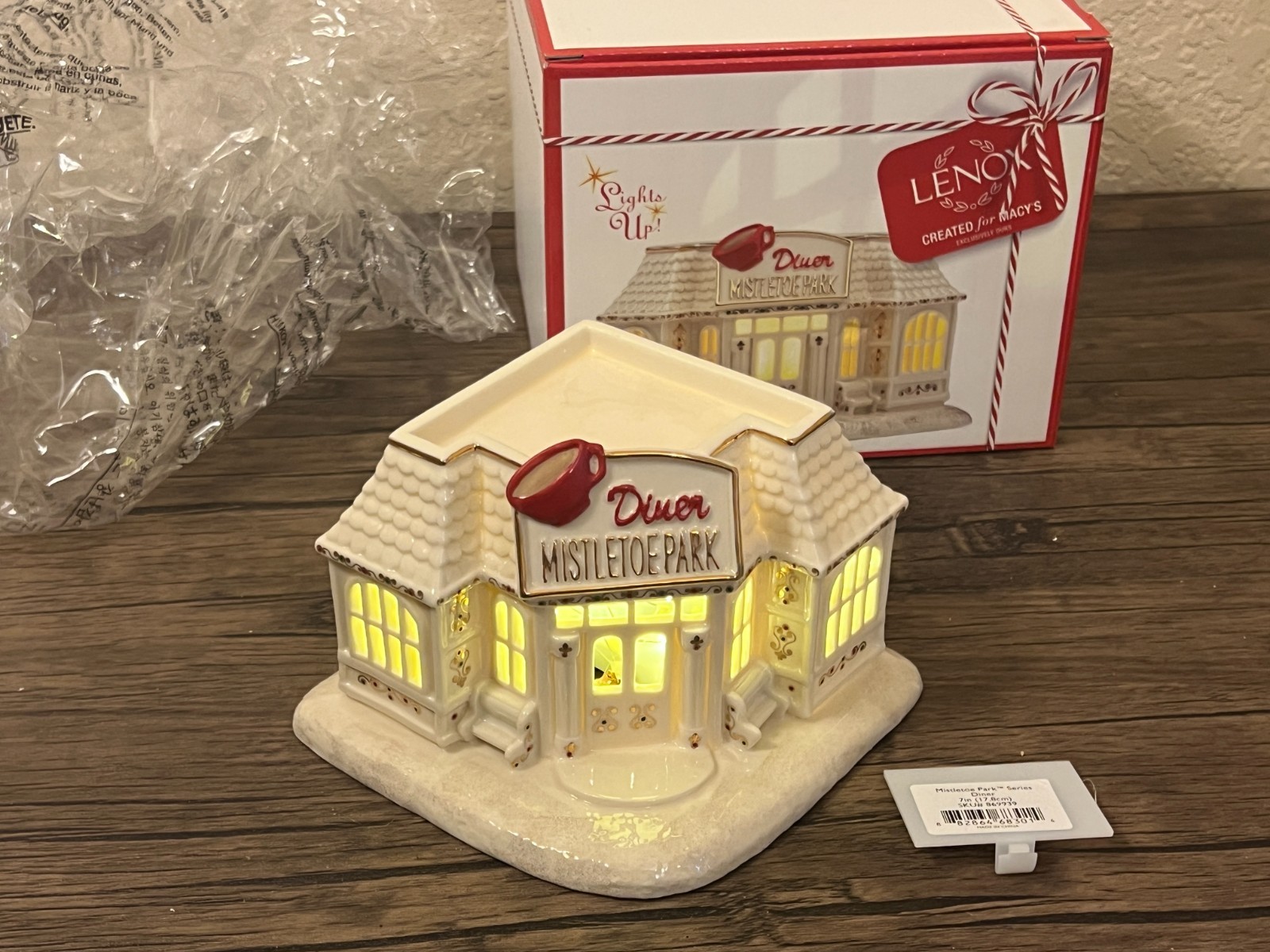 Lenox Mistletoe Park Diner 7″, Village Treasures 869939 with box