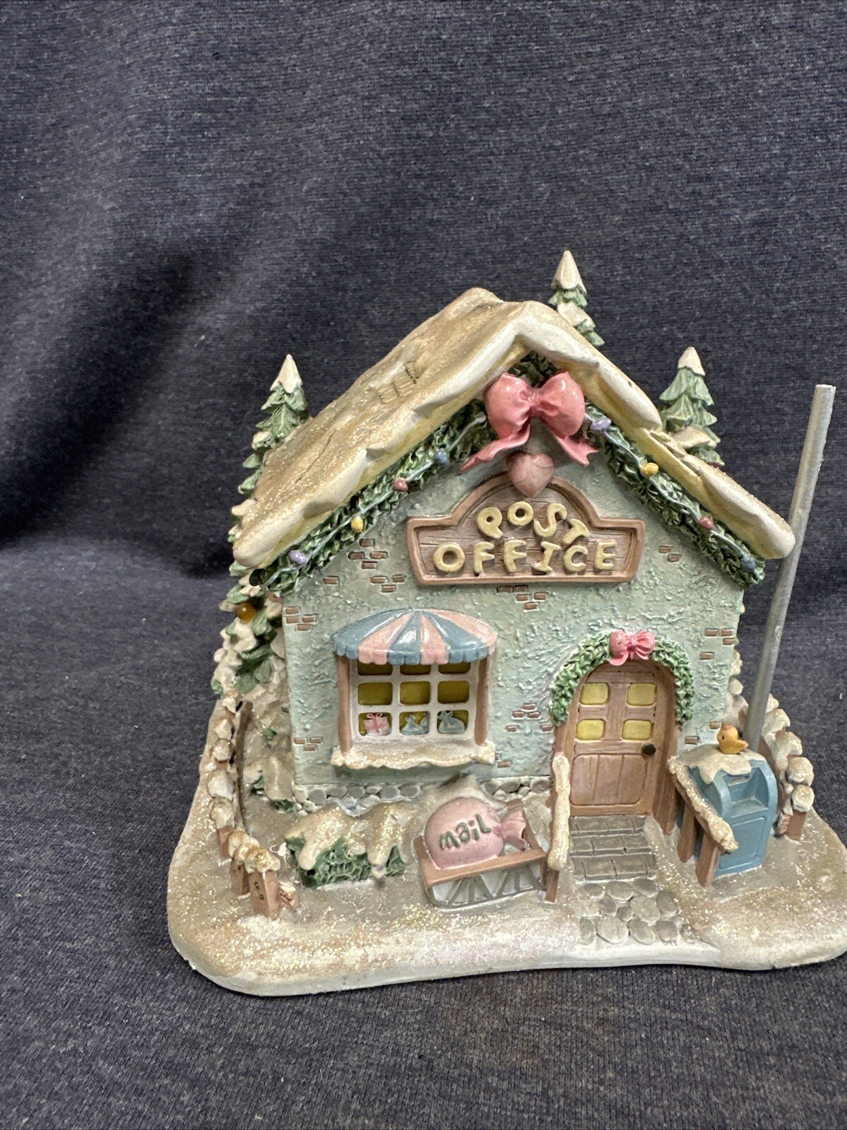 Precious Moments Holly Day Greetings Post Office Hawthorne Village 78384