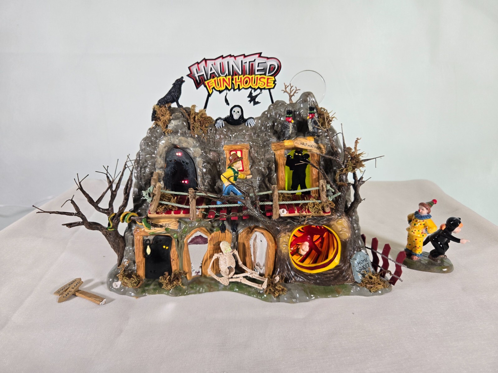 Dept 56 Snow Village Halloween Haunted Fun House – Works SOME FLAWS, PLEASE READ
