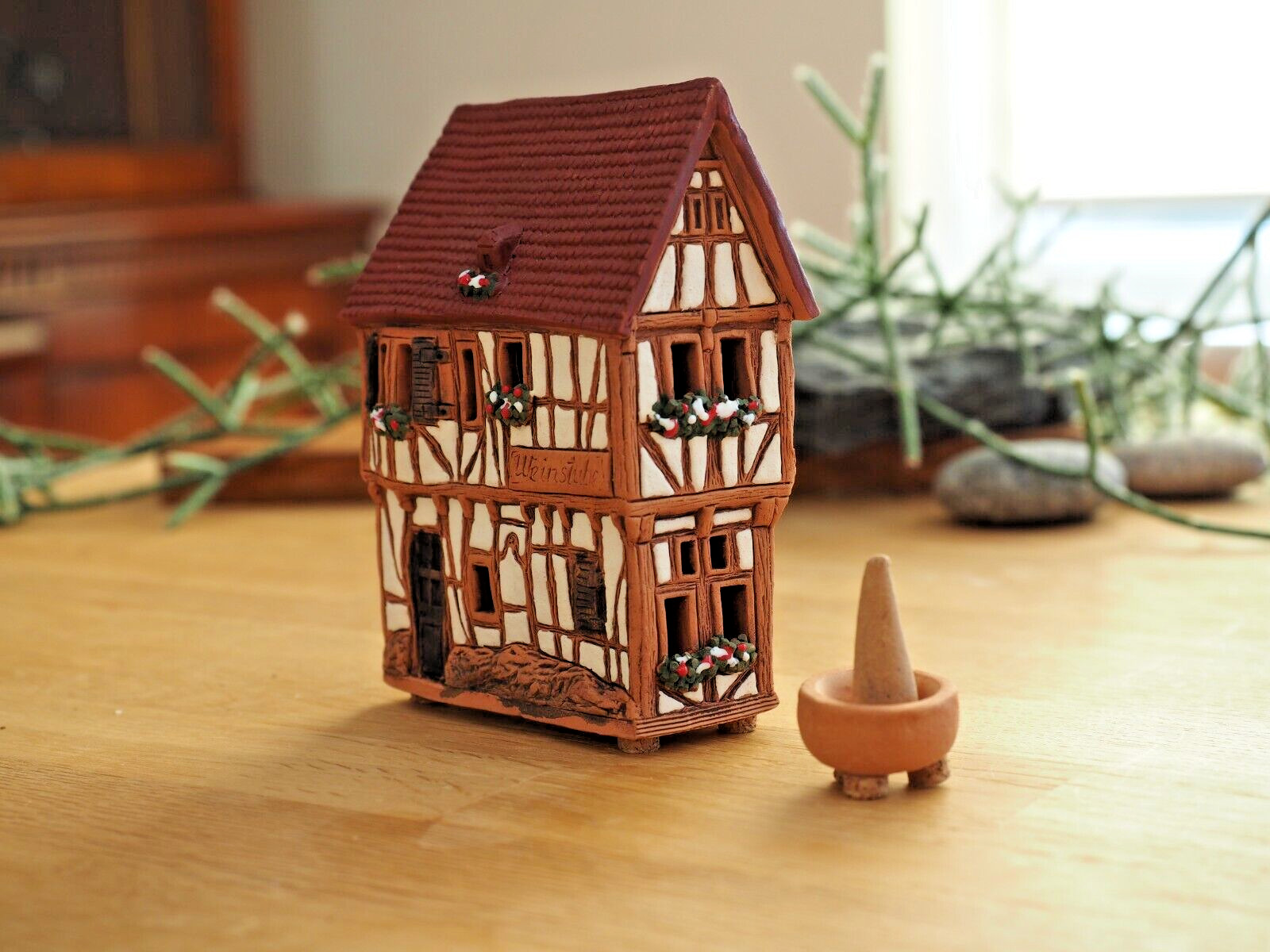 Ceramic Incense and Tealight Candle Holder House in Arbon Switzerland 8cm Midene