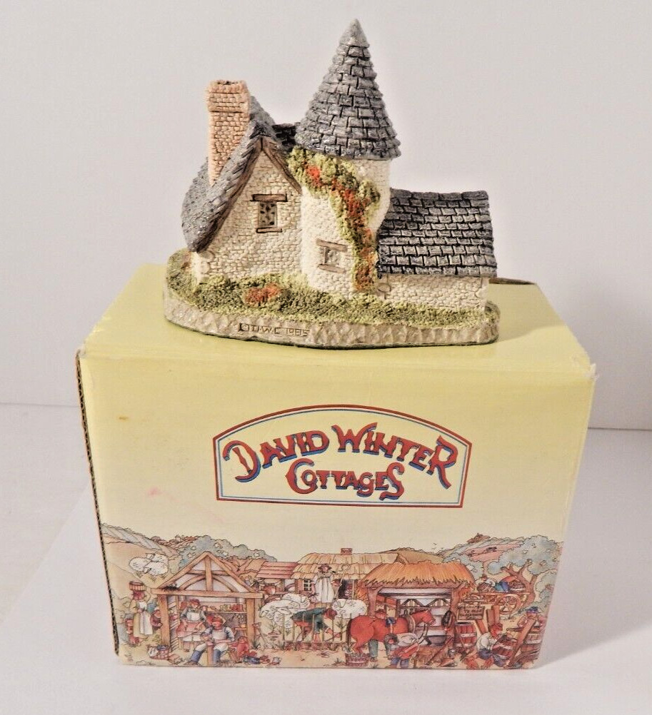 Vintage David Winter Cottages 1985 THE VICARAGE Boxed With COA NIB NICE! 1985