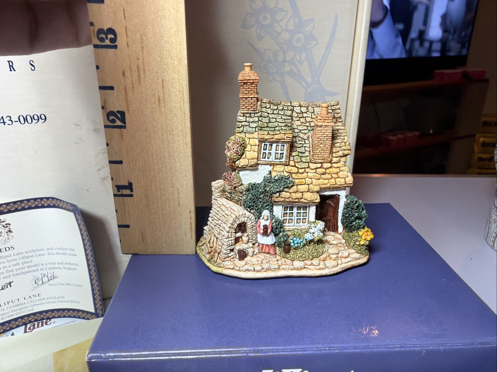 Lilliput Lane 1998-99 Collectors Club “Kiln Cottage” With Box And Deed
