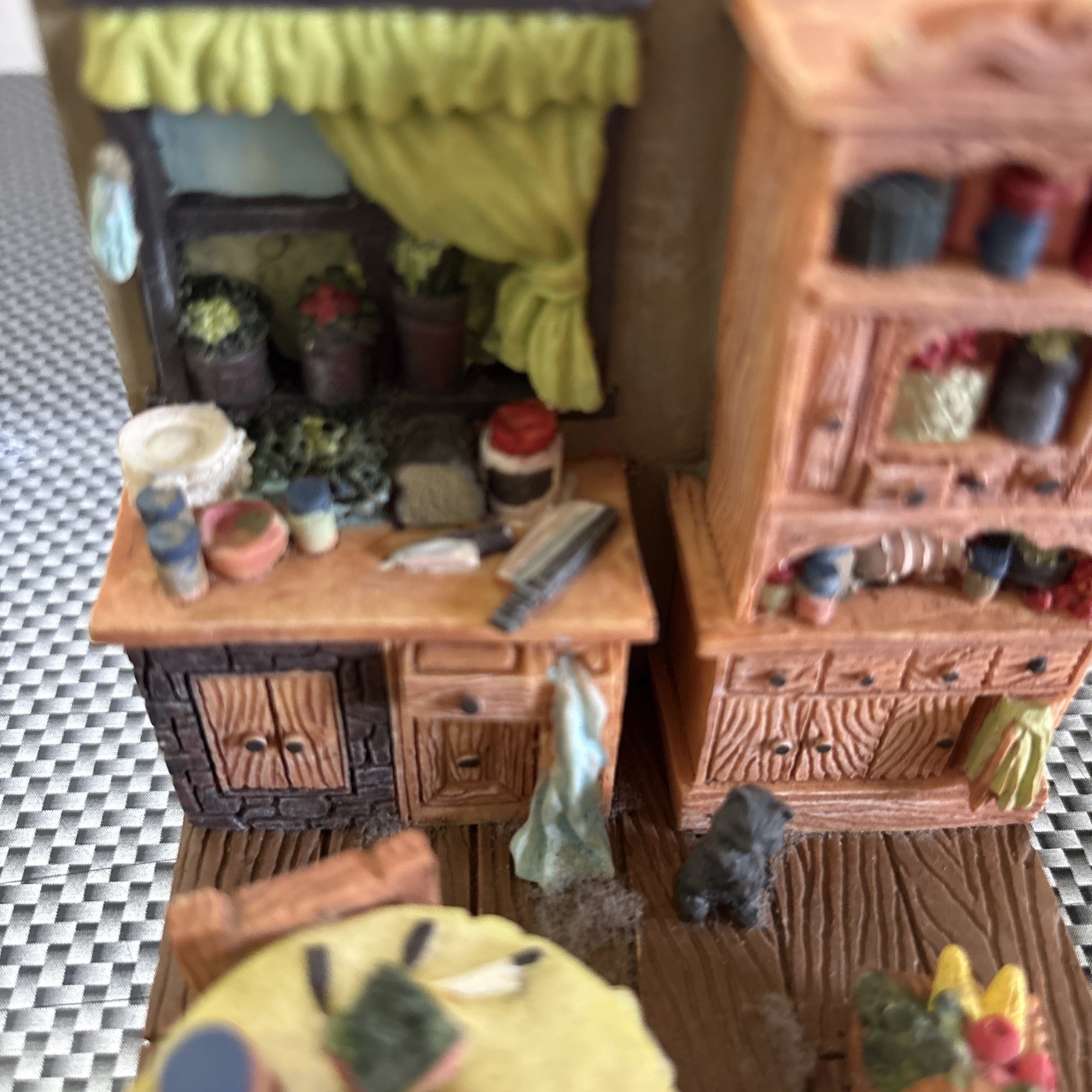 1990 Jade Capital Miniature Resin Country Kitchen Diorama Cats Art Collectibles