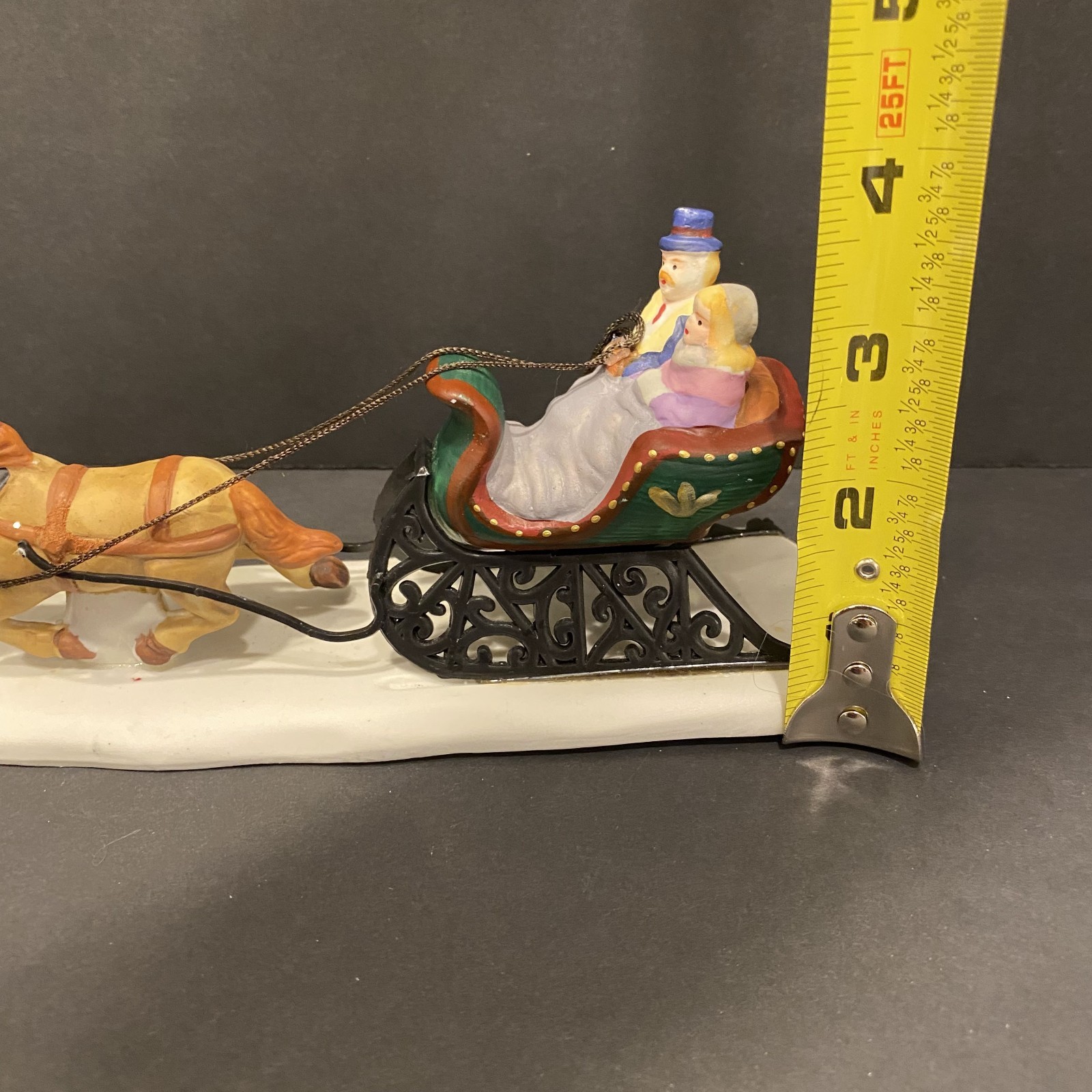 VTG Lemax Cozy Sleigh Ride hristmas Village figure horse drawn carriage 1995