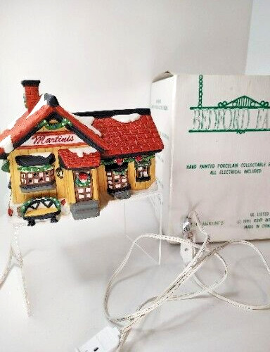 Vintage ’91 It’s a Wonderful Life Martini’s Bar Bedford Falls Lighted HTF RSVP