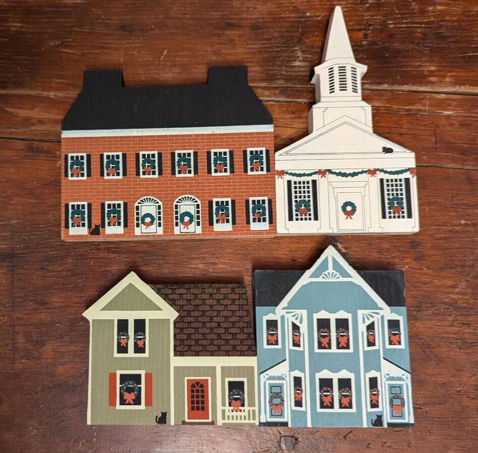 Lot / 4 The Cat’s Meow Village 1985 Ohio Western Reserve Christmas Church House