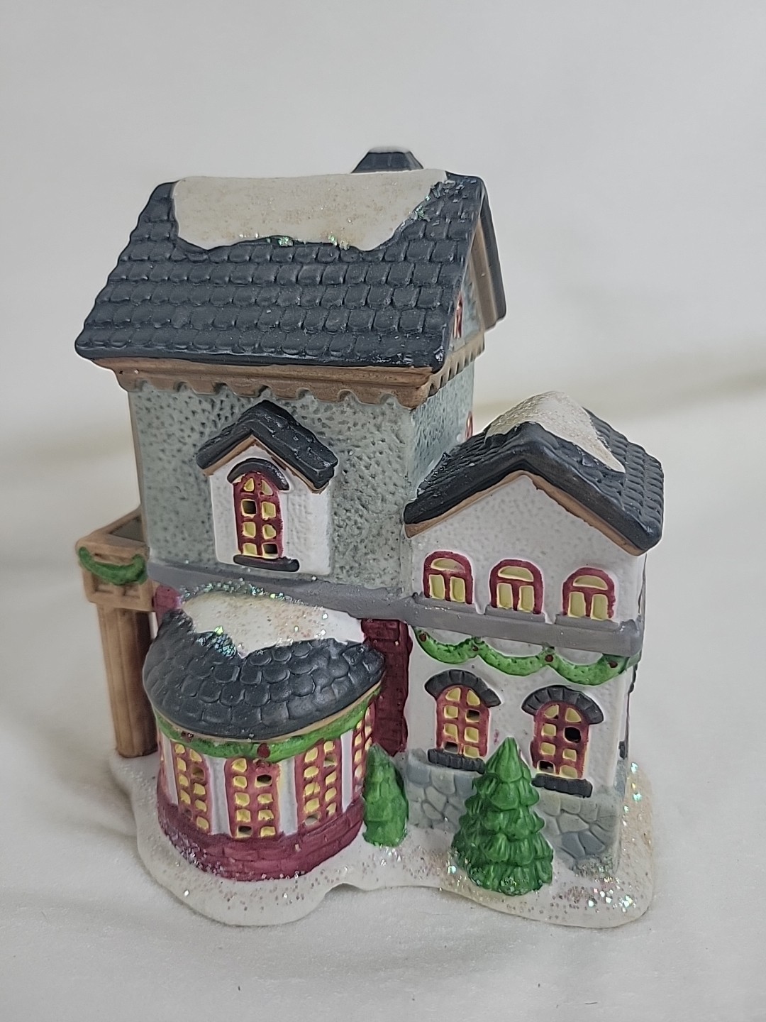 Trim A Home Bayberry Village House Court House 1999 w/box no light
