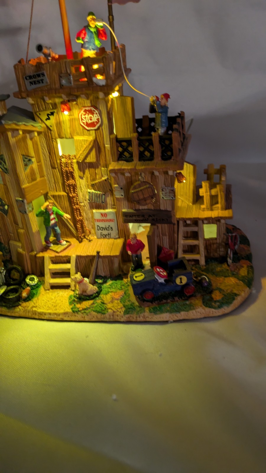 2010 LEMAX Signature Collection Christmas Holiday Village David’s Fort #04218
