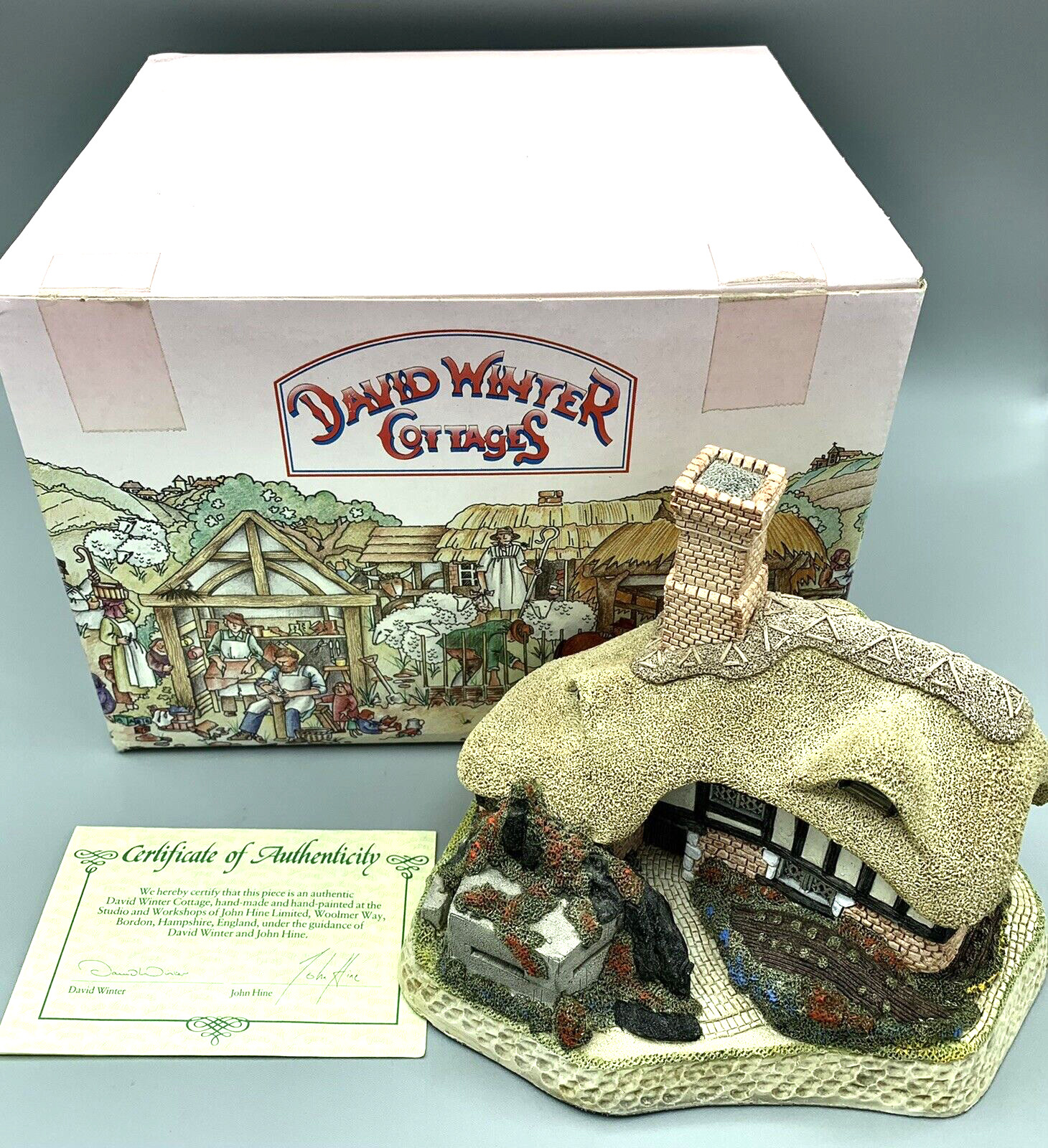 David Winter Cottages HOME GUARD No 5 Collector’s Guild Retired 1989 COA