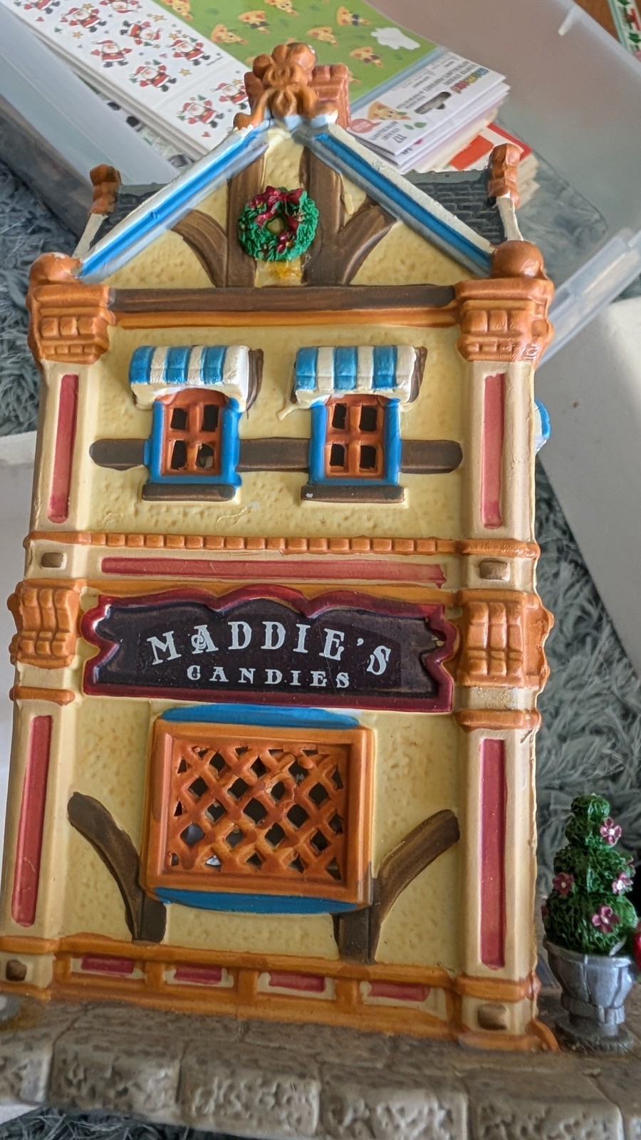 Lemax Coventry Cove Maddies Candy Shop Lighted Building NO CORD Some Damage