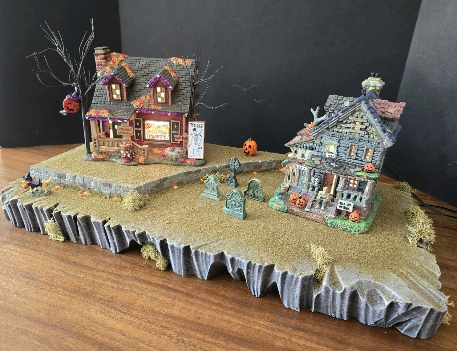 Halloween Village Display Platform for Department 56 Lemax Displays 24″ x 12″