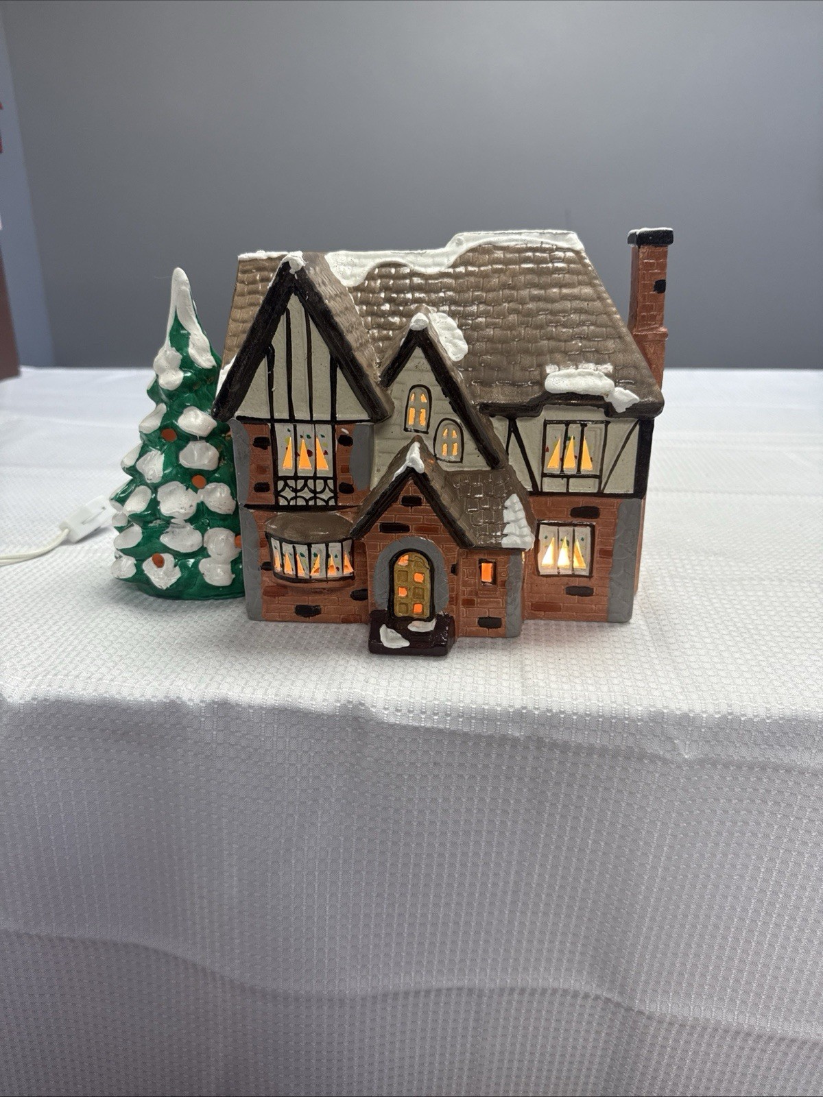 Retired 1987 Dept 56 Highland Park Farm House Snow Village Series Vtg 50636 Tree