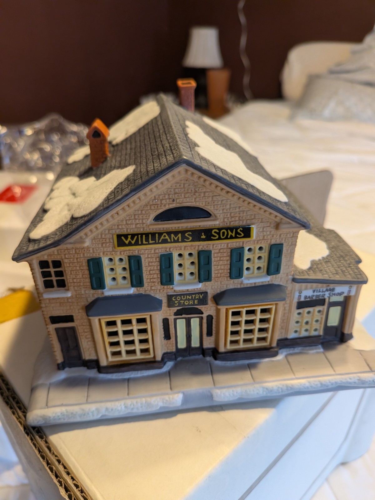 Hawthorne Village Rockwell’s Christmas in Stockbridge “The Country Store” 79842