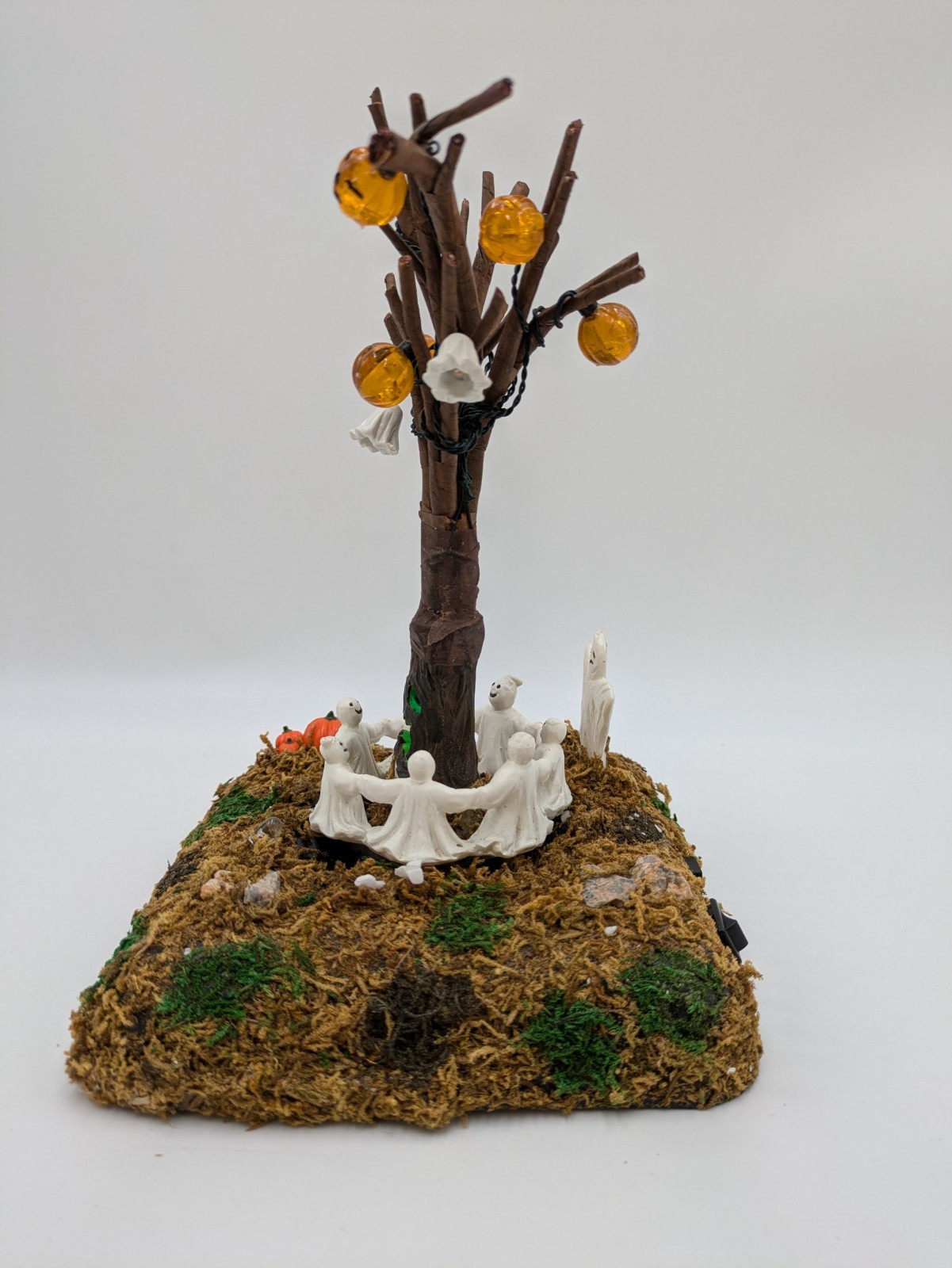 Lemax Ring-Around The Tree Pumpkin Hollow Animated Halloween Village 2004 w/ Box