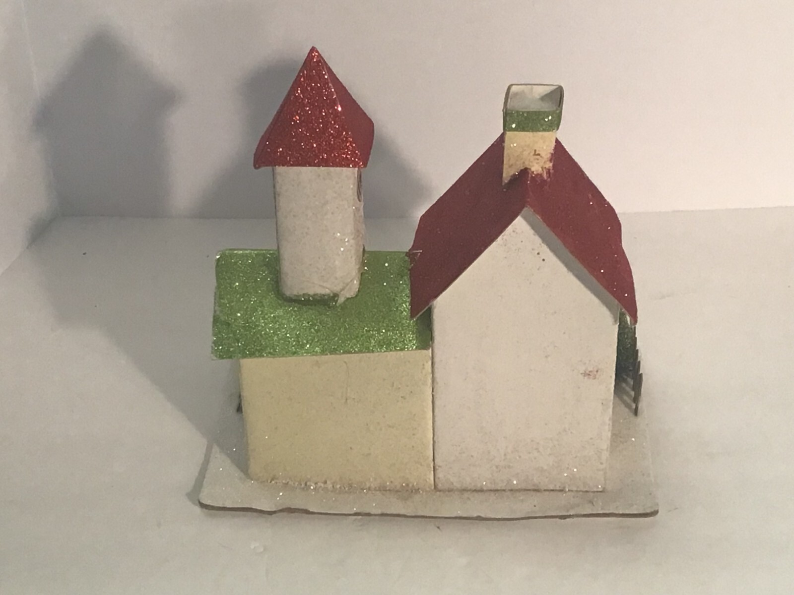 Christmas House Red w Light Glitter Cardboard Bottle Brush Trees Needs battery