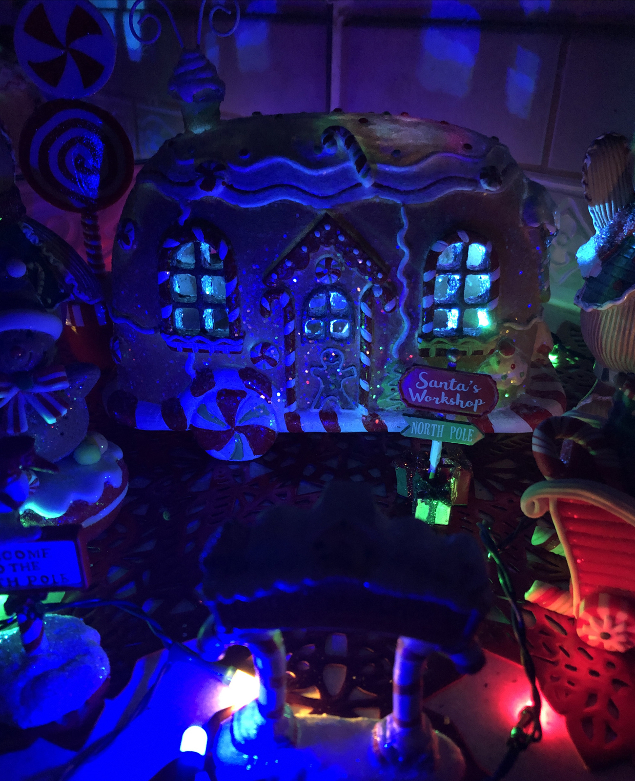 Gingerbread Light Up House Village 13 Pc Candy Cane Lane Cupcakes Lollipops 🍭