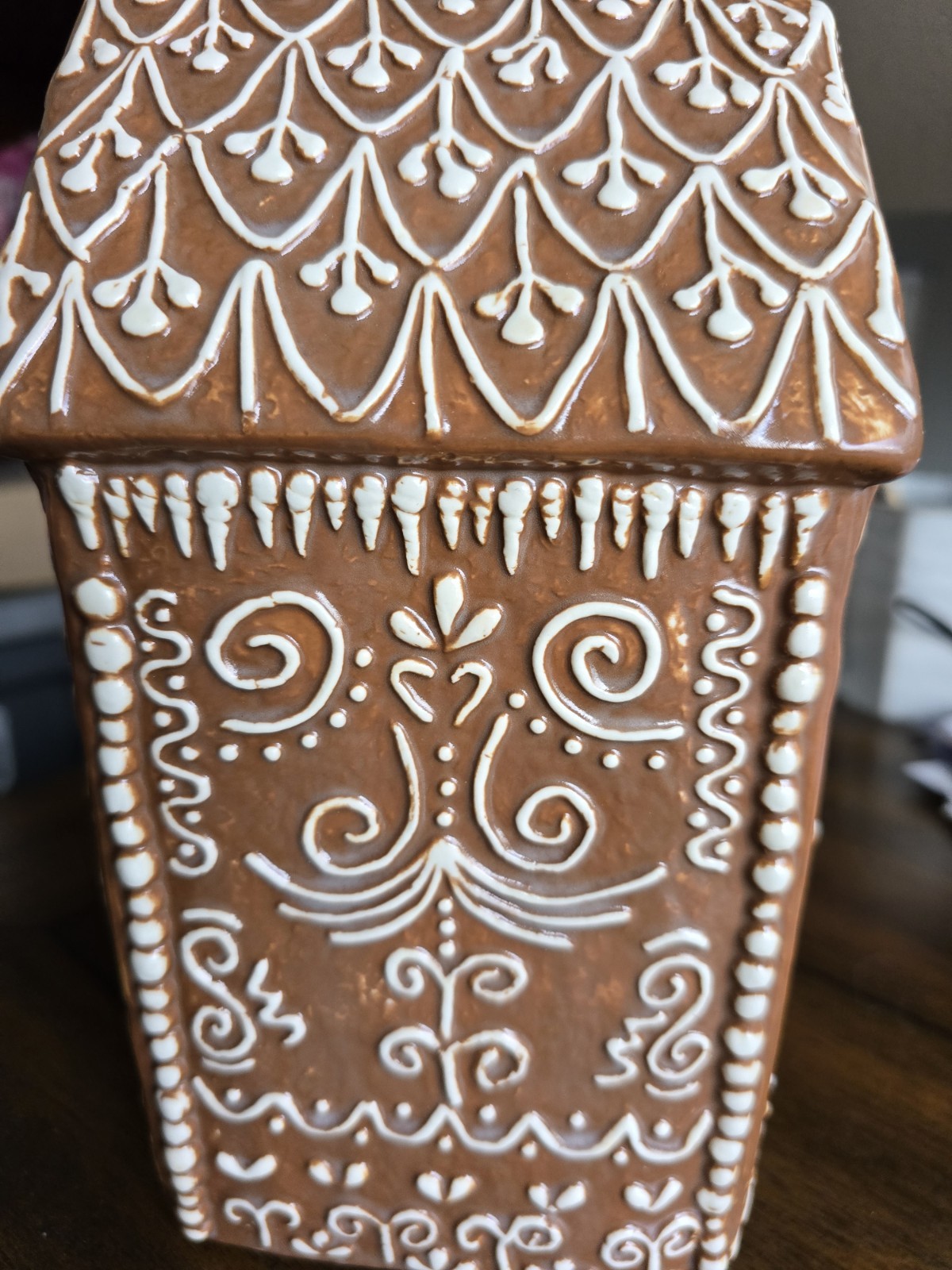 Pottery Barn NIB Gingerbread Village House Tall, Ceramic , NIB, Free Ship!