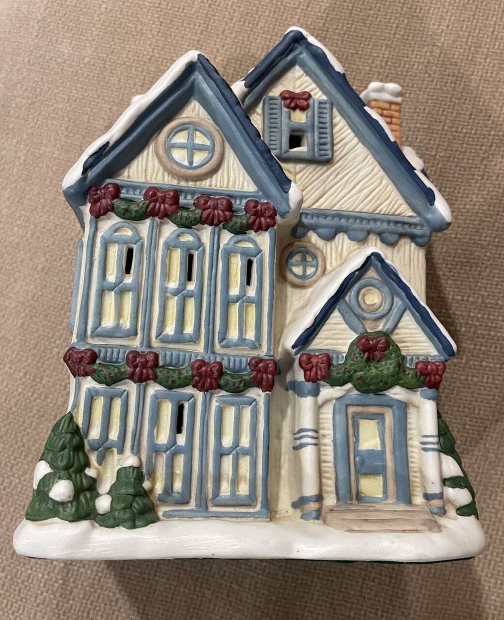 House of Lloyd 1993 7″ Tall Christmas Village House No Light
