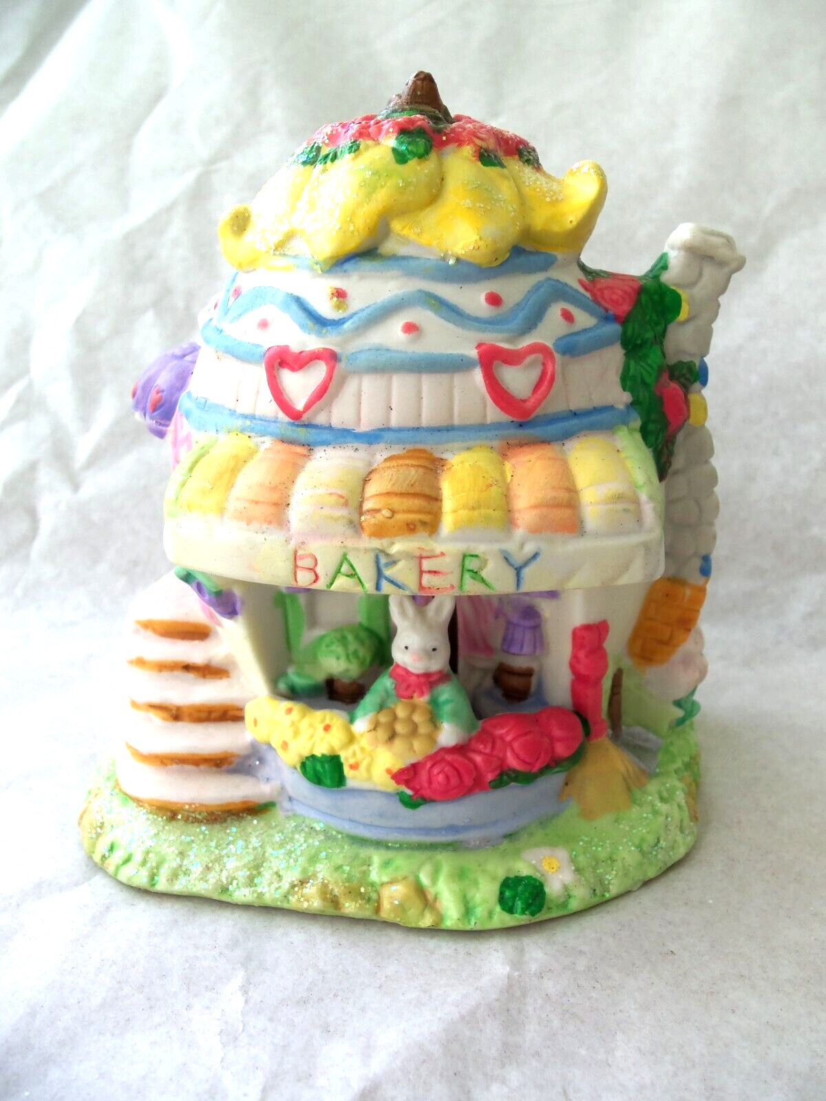 Easter Bunny Village Bakery House! HOPPY HOLLOW! 2004! CAN LIGHT UP! GLITTER