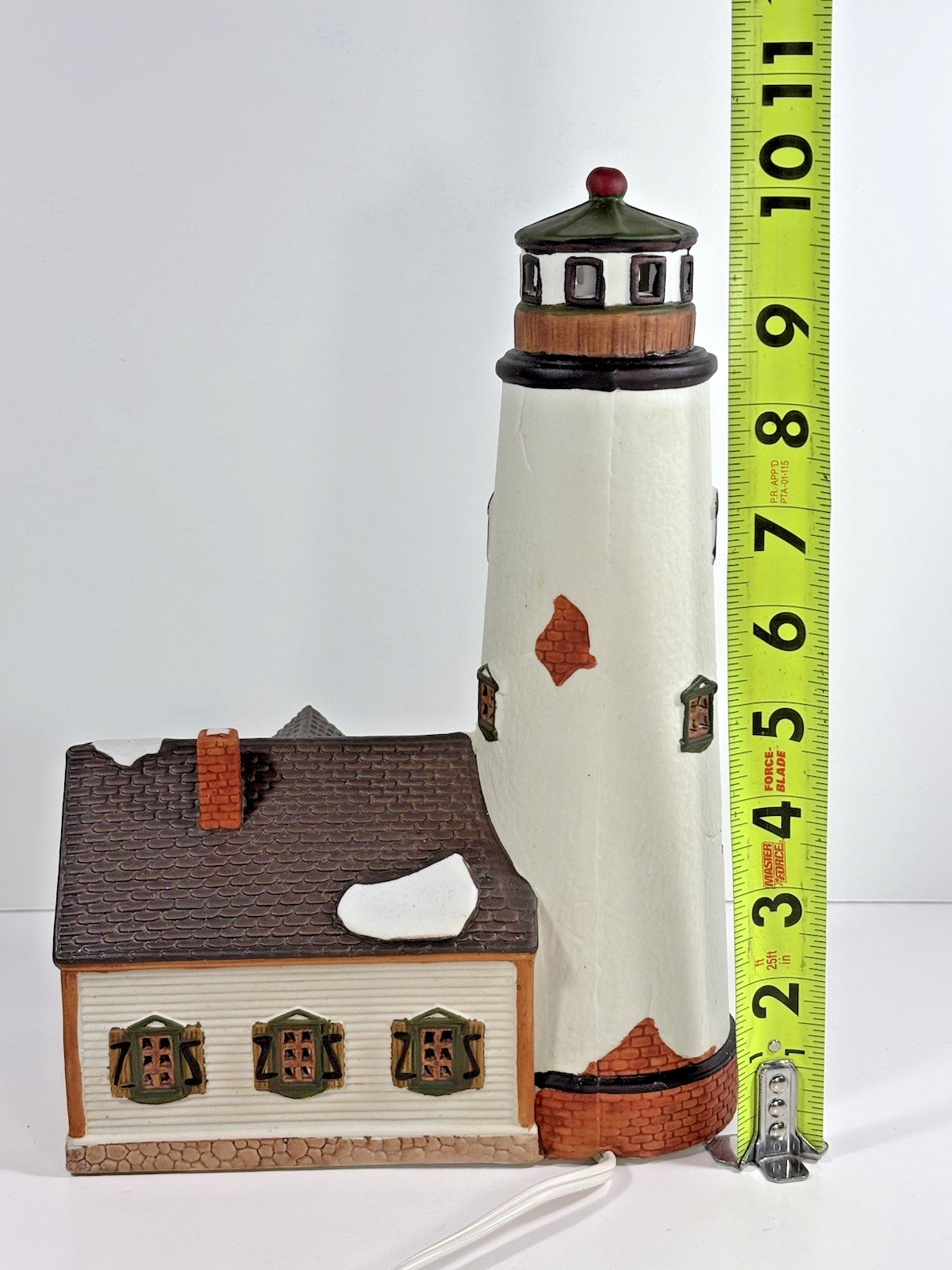 Lemax “White Cliff Lighthouse” Flashing Plymouth Corners Lighted House Coastal