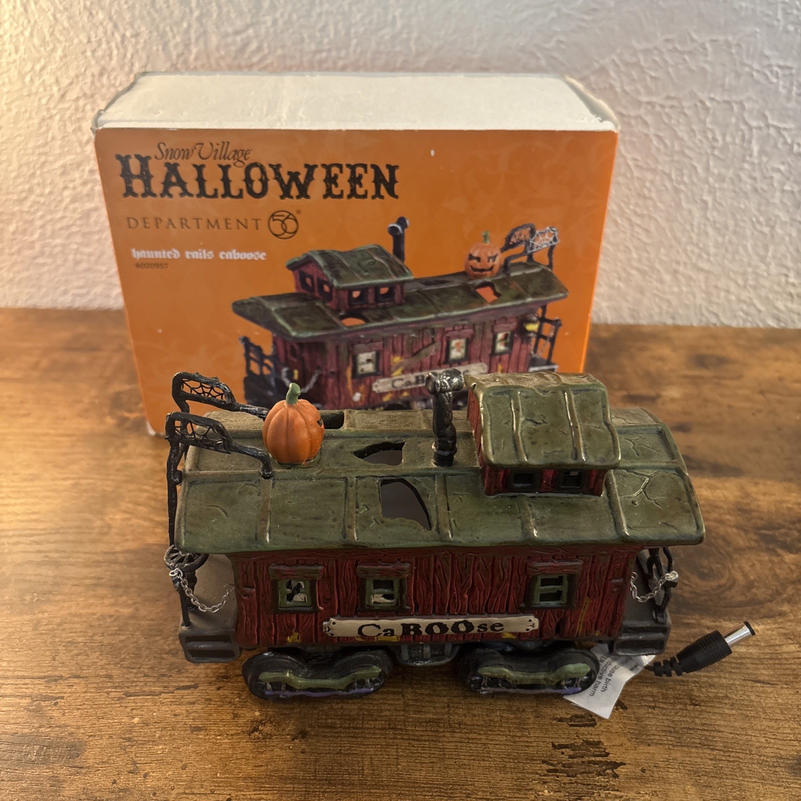 Dept 56 Snow Village Halloween Haunted Rails Caboose 4020957 Department 56 train