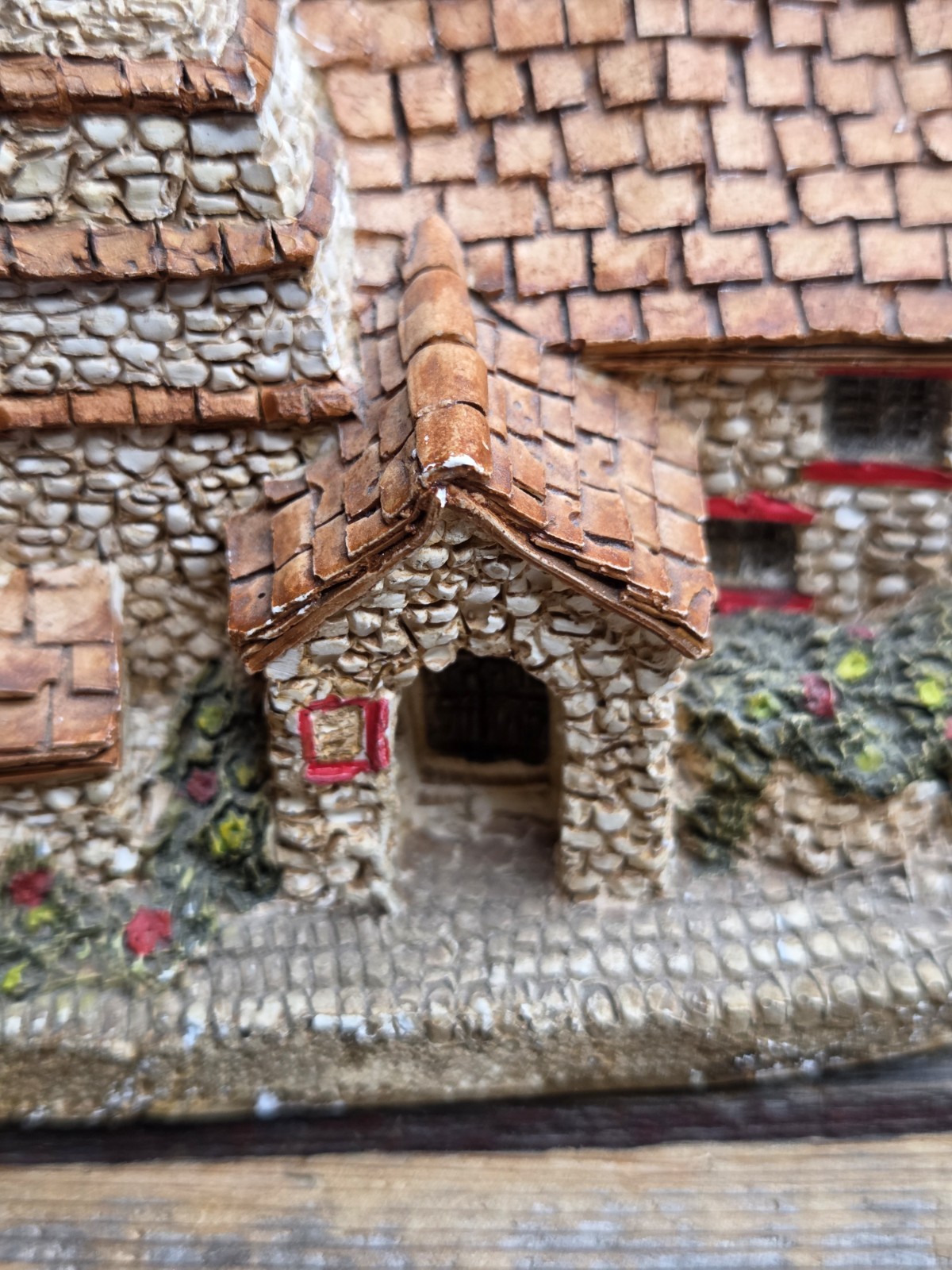 Lilliput Lane “The Old Post Office” Signed 2002 Unboxed