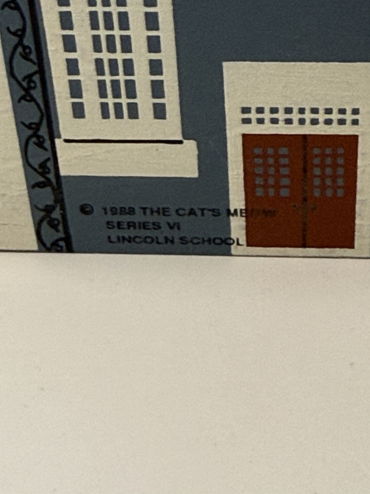 The Cat’s Meow Village Series VI Lincoln School 1988- Deco Scene