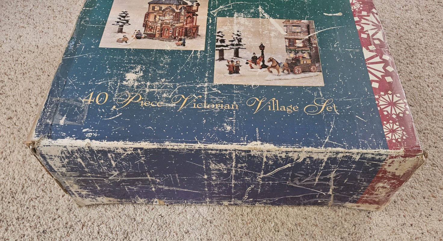 1994 TRADITIONS 40 Piece Christmas Victorian Village Set – Lighted – No Chips