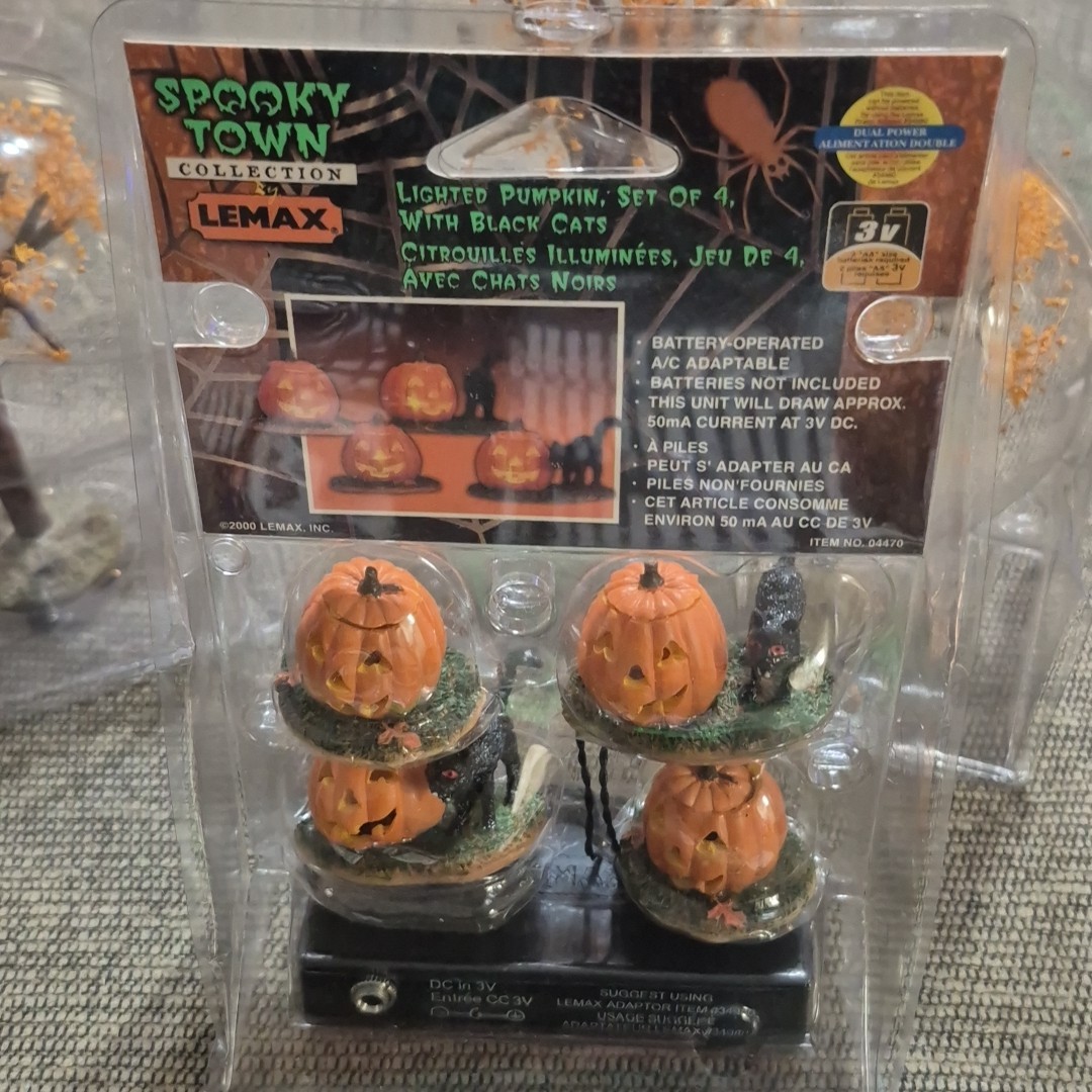 Lemax Spooky Town Halloween Figures Accessories Lights Lot Of 8 NEW UNOPENED