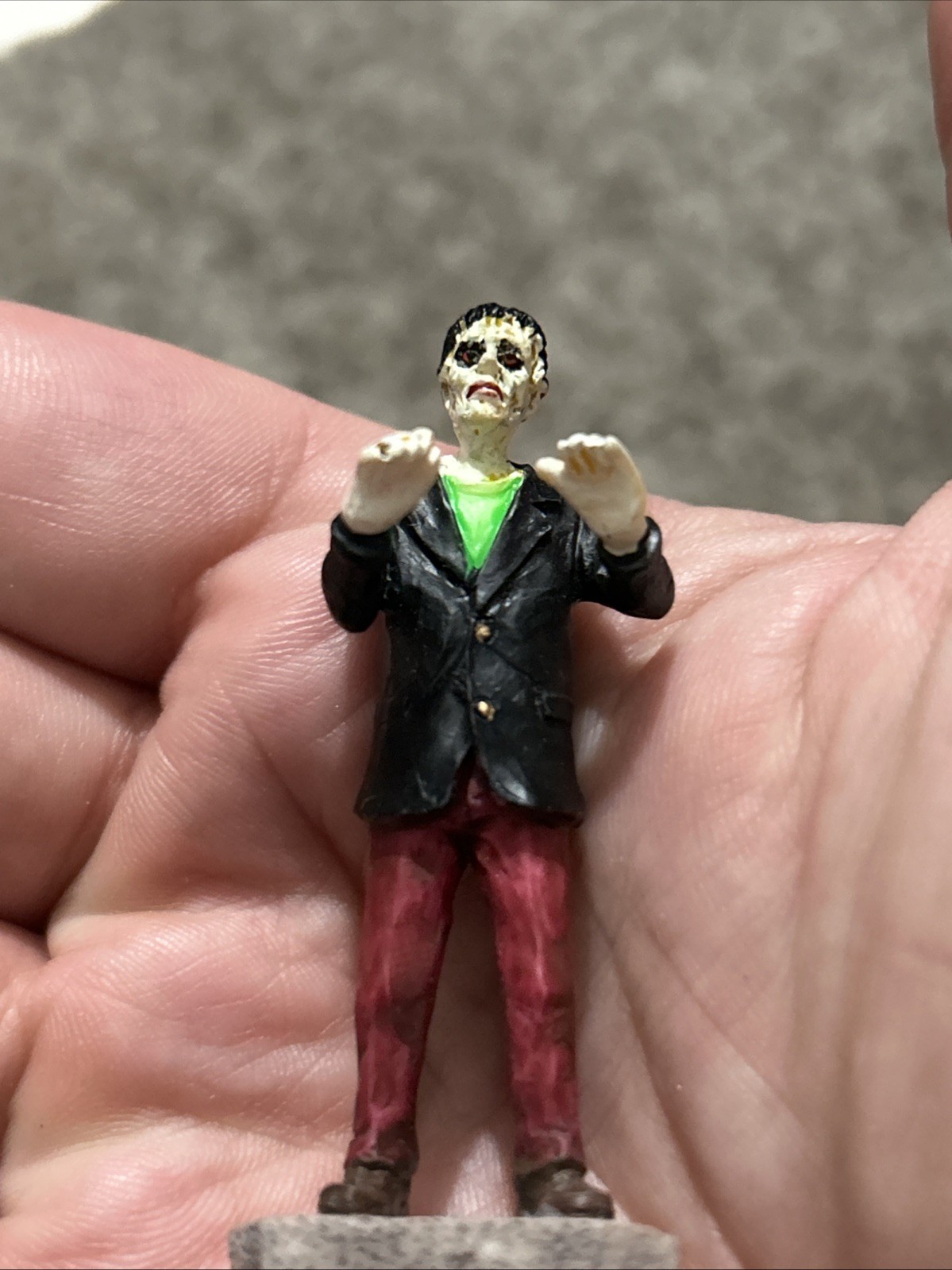 Lemax Spooky Town Zombie Figurine Halloween Village 52138 Frankenstein