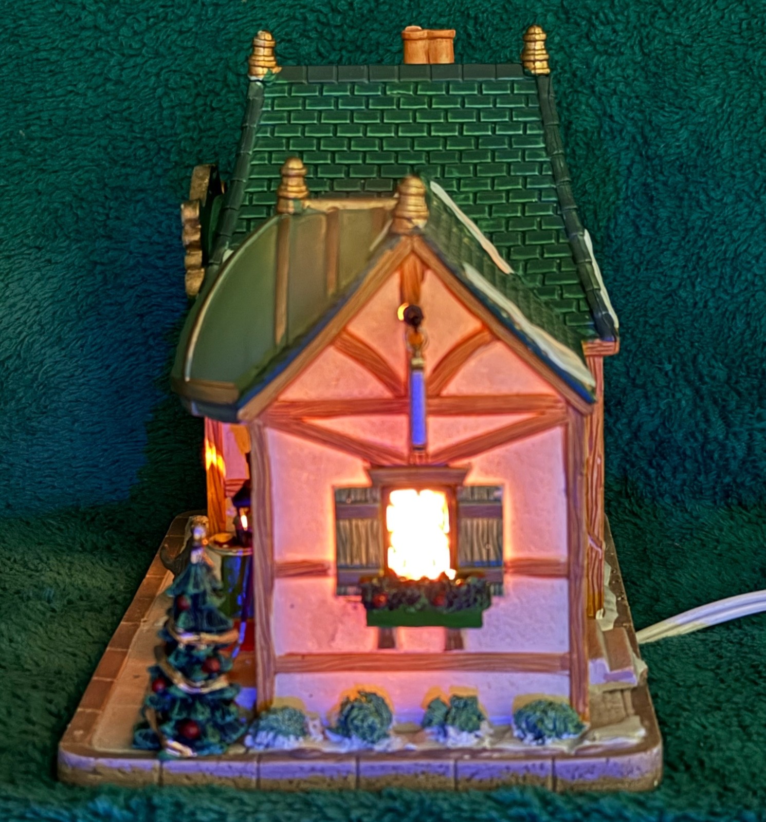 LEMAX KRINGLE’S EUROPEAN BAKERY #35509 LIGHTED CHRISTMAS BUILDING – GREAT w/BOX!