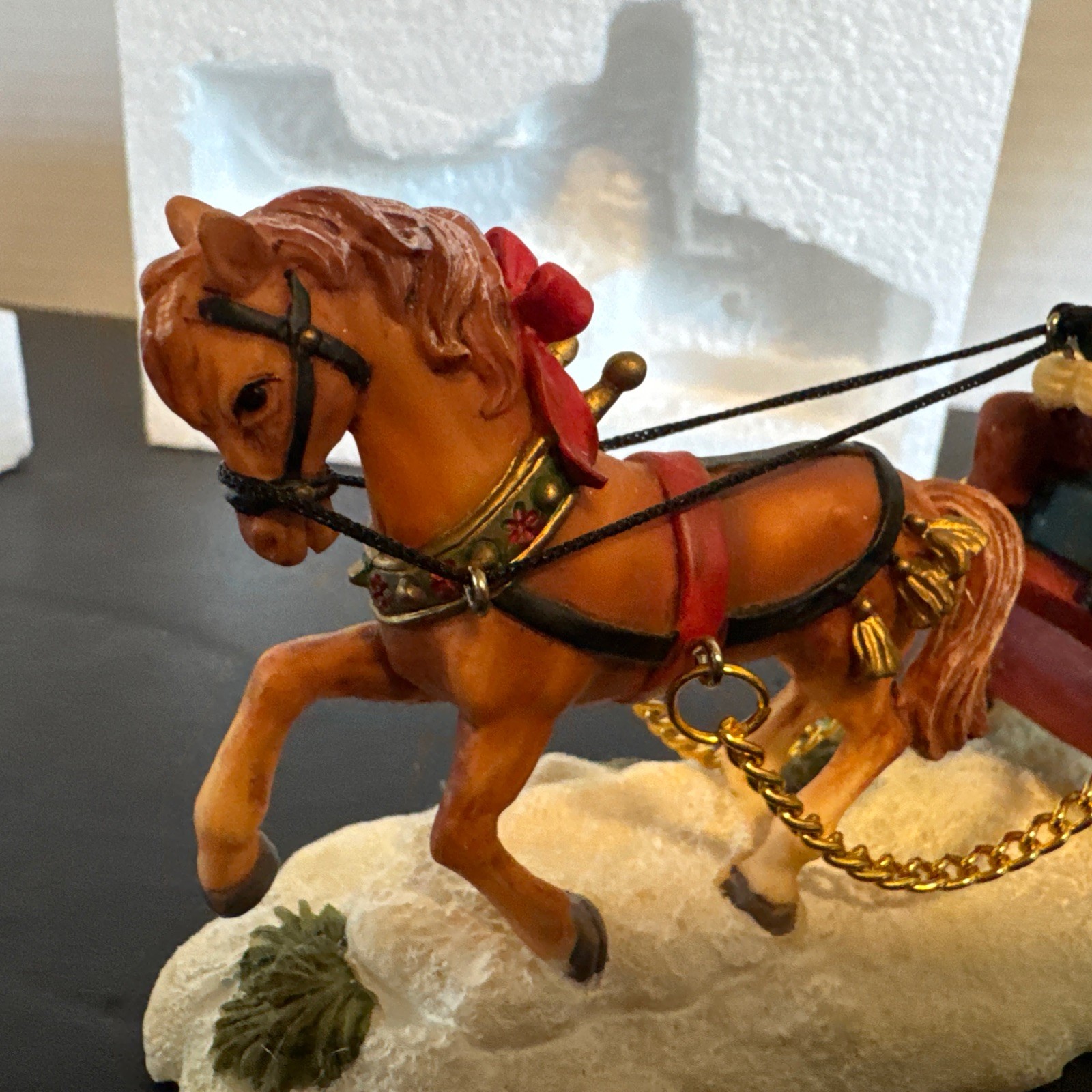 Christmas Village Accessories Santa’s Workbench Horse Drawn Carriage 2002 NEW