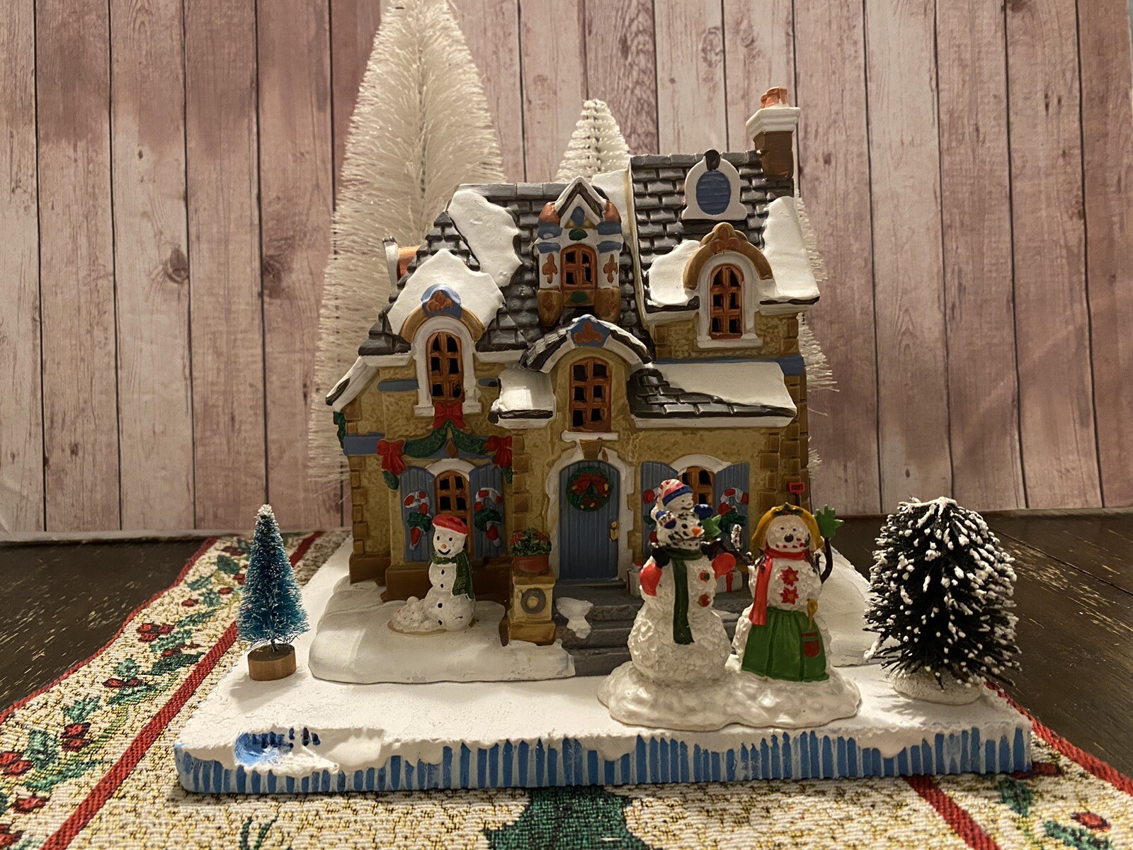 Chriatmas Village Town Foam Display Platform (9inx9in) Lemax Department 56