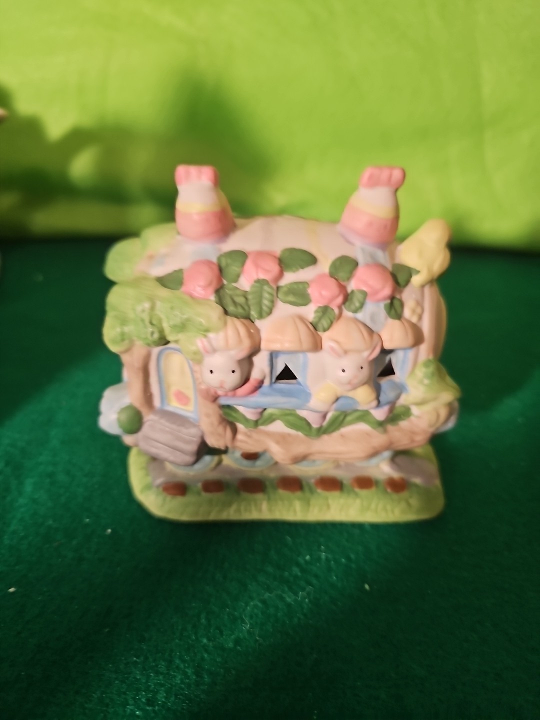 Vintage Lot Of 4 Easter Village Houses.