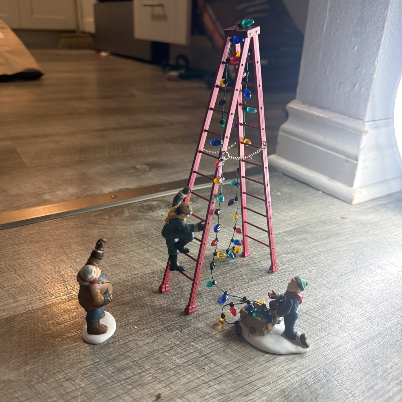 Dept. 56 Town Tree Trimmers Set Of 3 Retired 2001 Christmas in the City 55662