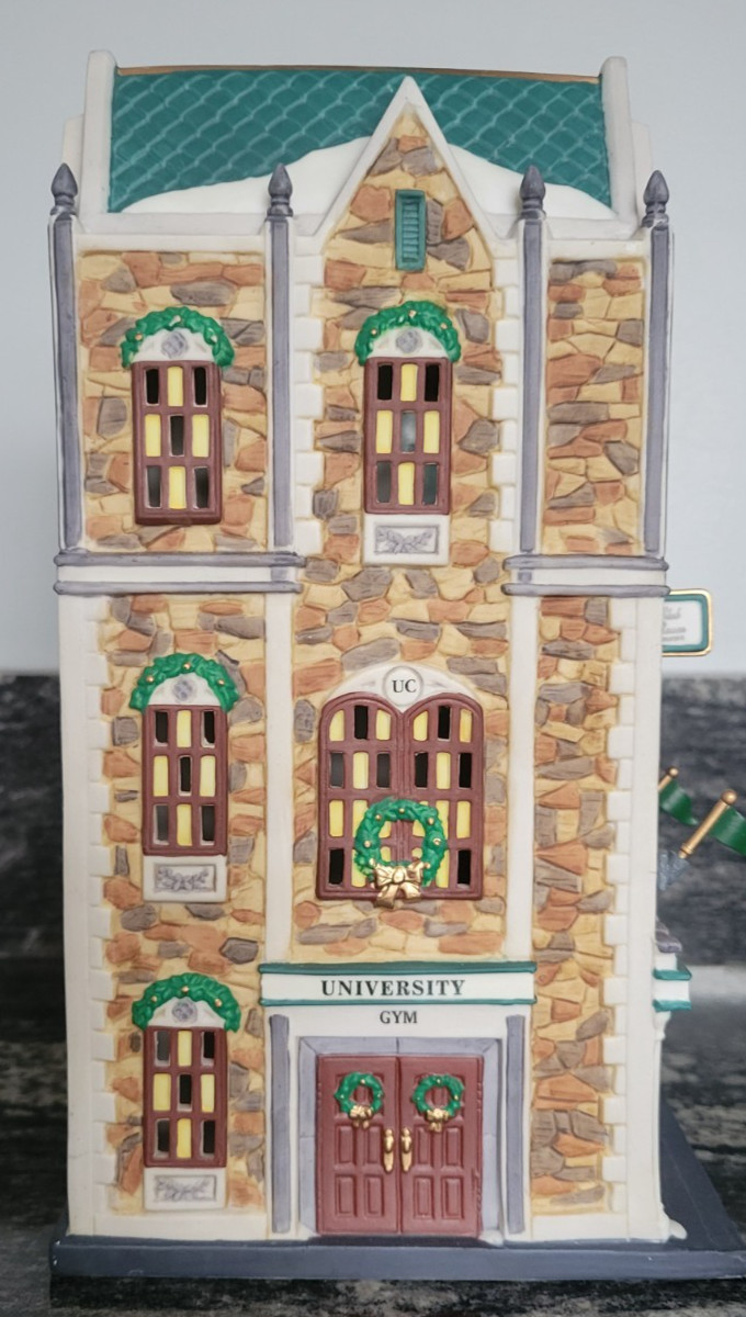 1998 CHRISTMAS IN THE CITY SERIES THE UNIVERSITY CLUB DEPARTMENT DEPT 56 #5894-5
