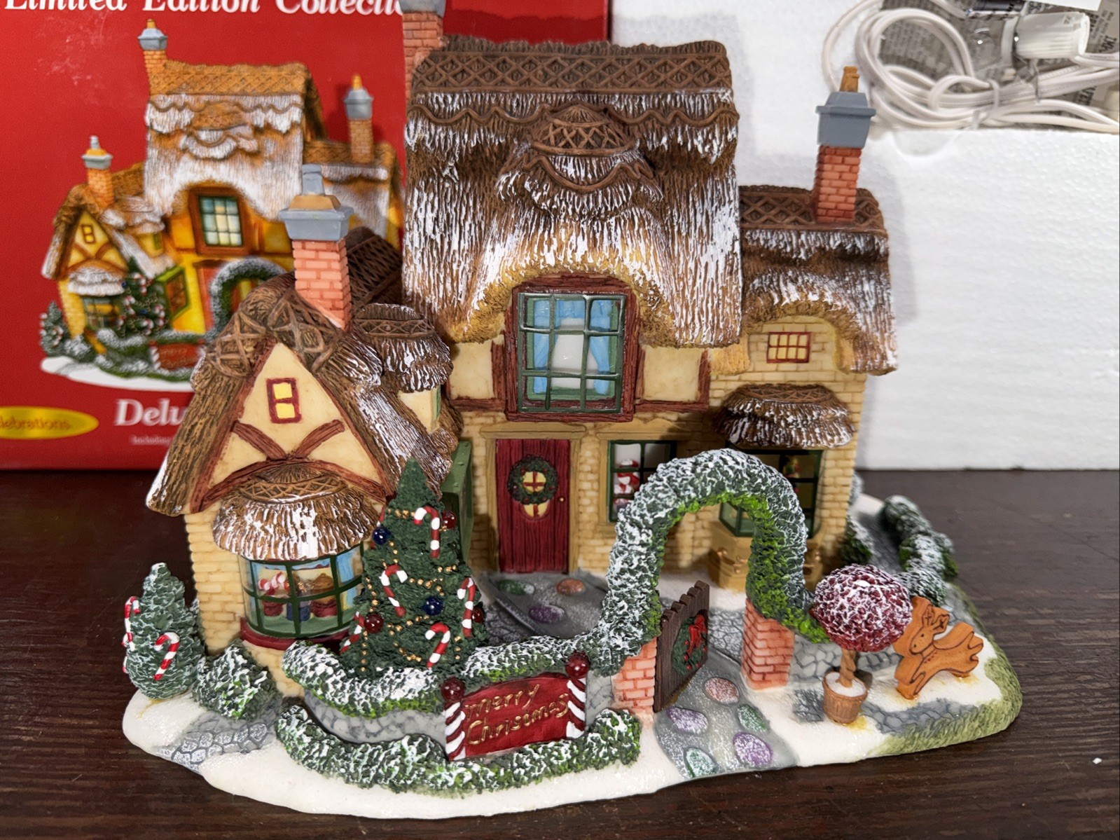 Limited Edition Sugarplum Valley Deluxe Lighted Home 2003
