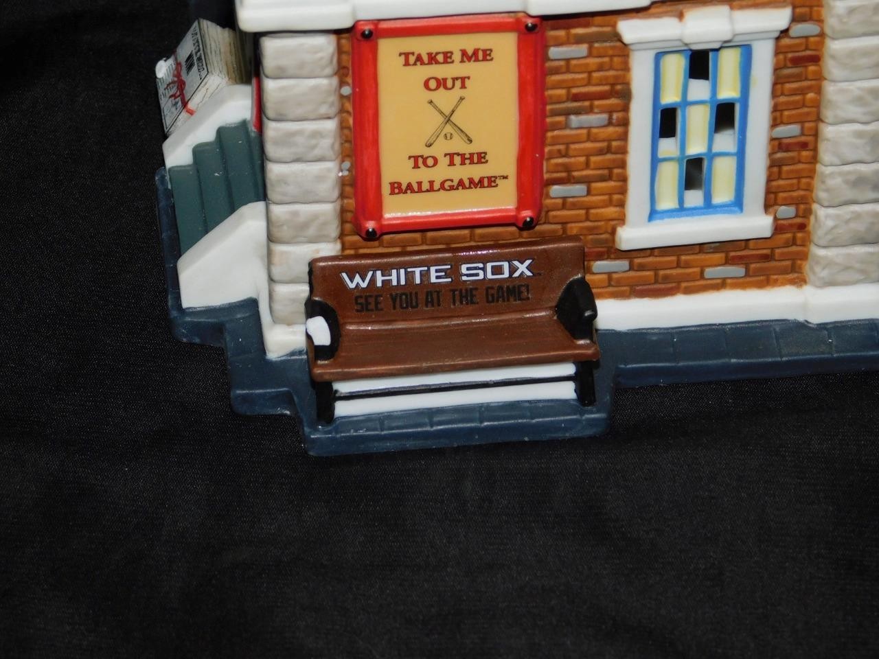 Department 56 Chicago White Sox Souvenir Shop Christmas in the City Baseball MLB