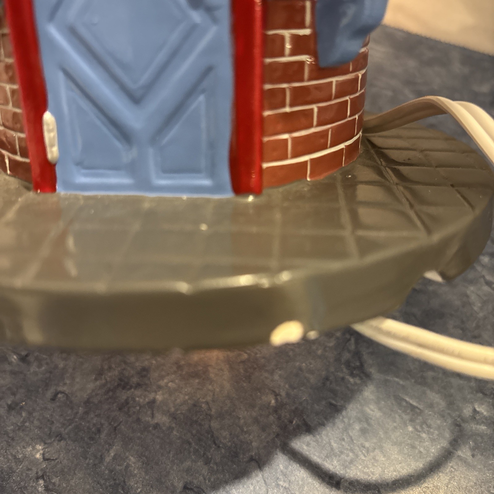 Dept 56 Christmas In The City Chicago White Sox Refreshments Stand Set of 2 NICE
